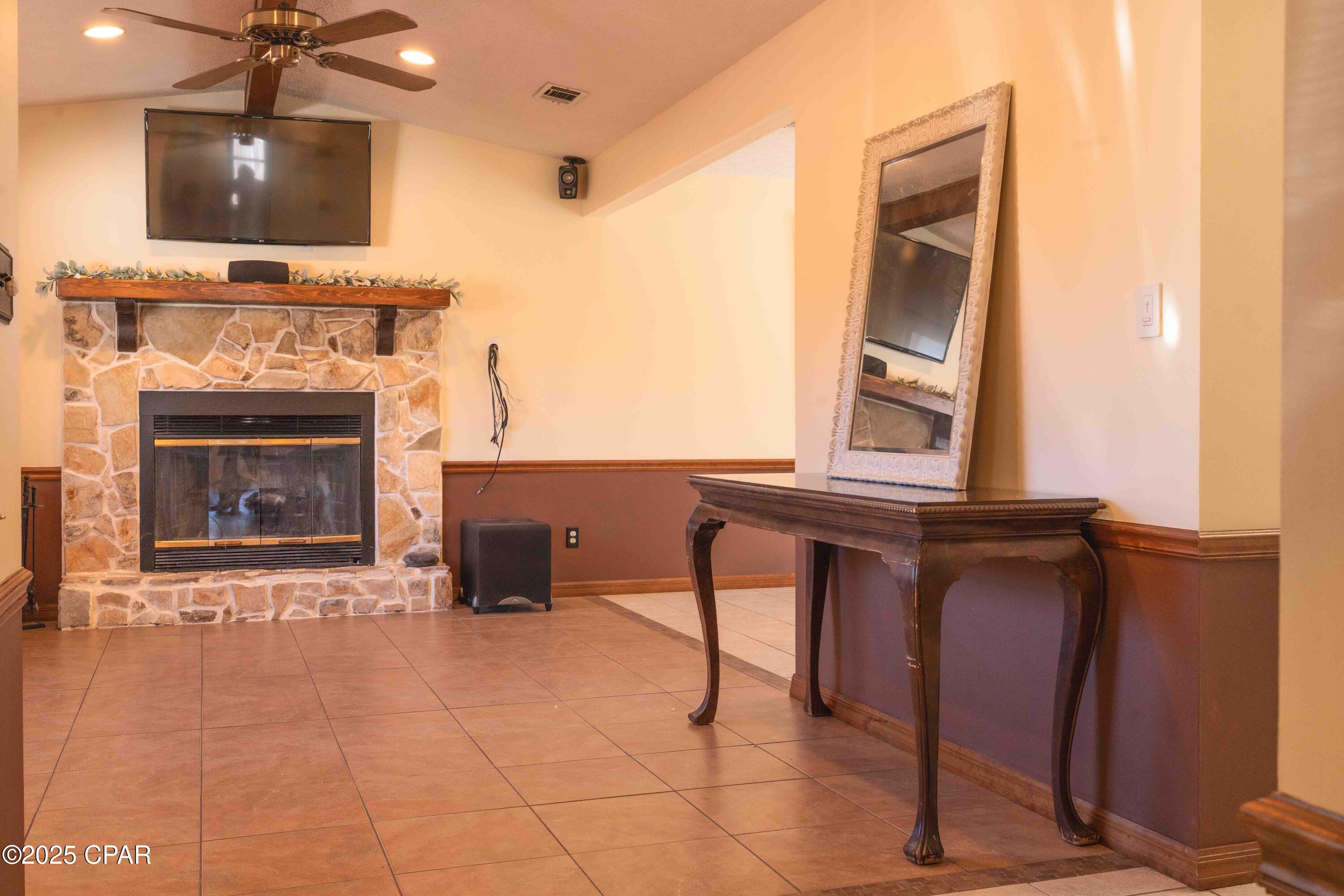 Lagoon Oaks - Residential