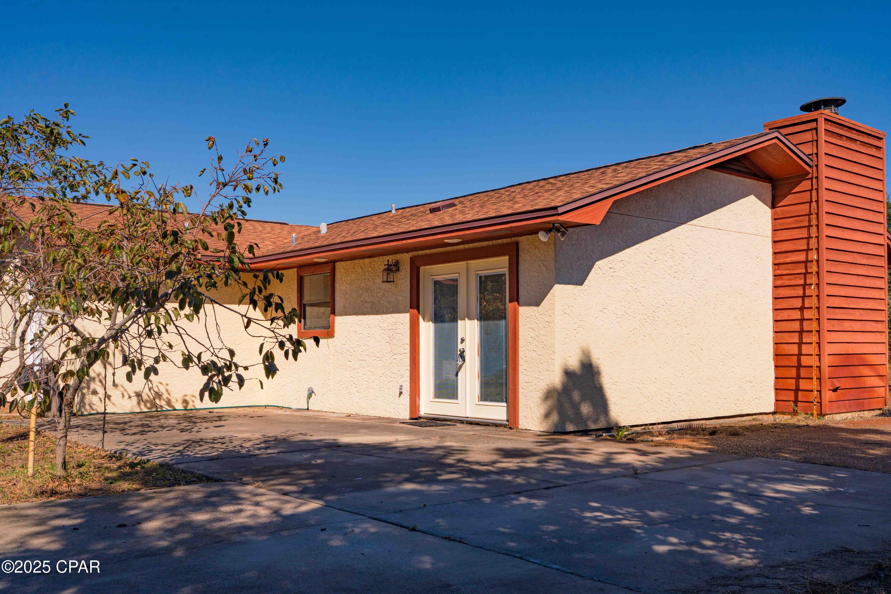 Lagoon Oaks - Residential