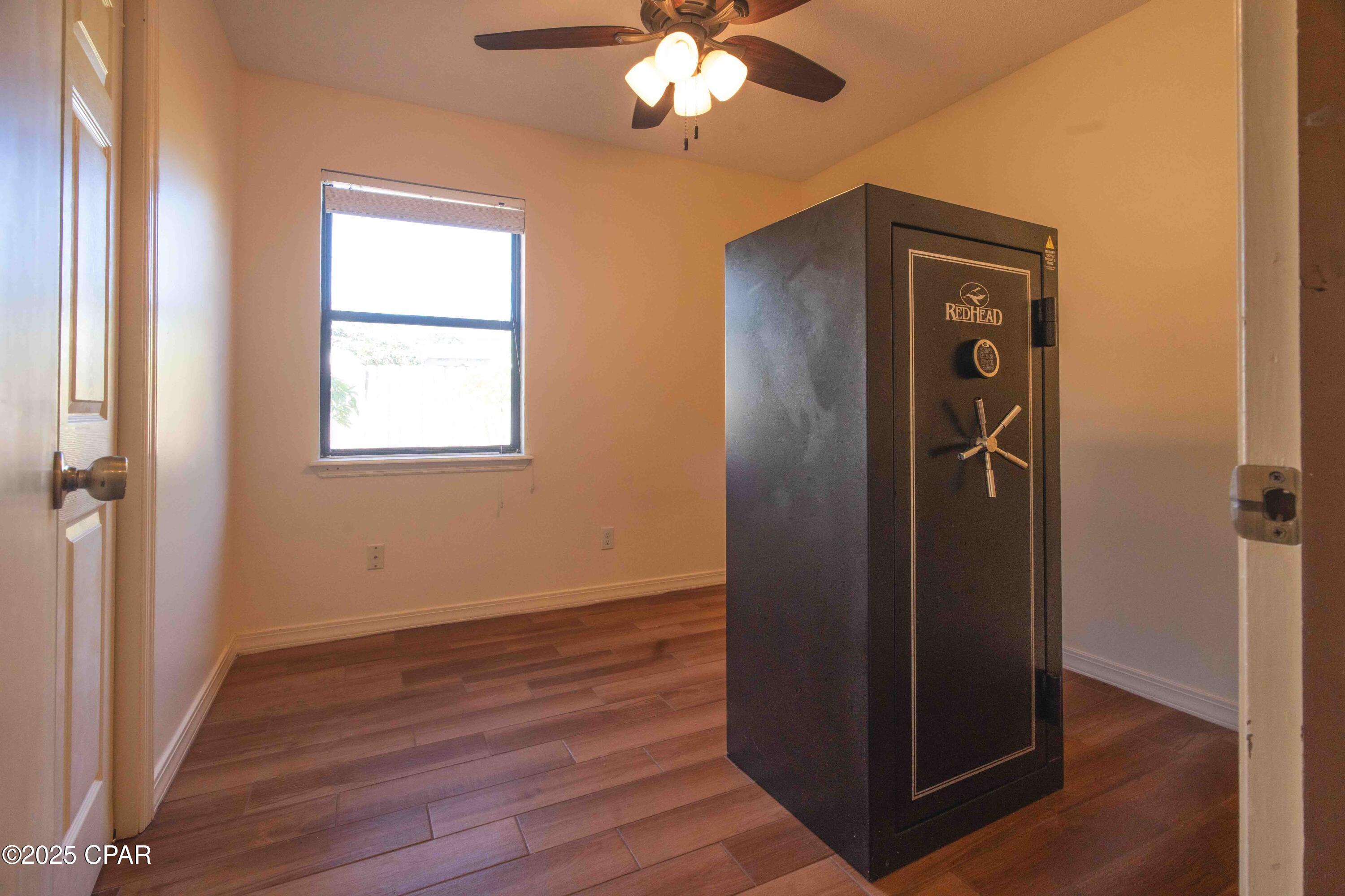 Lagoon Oaks - Residential