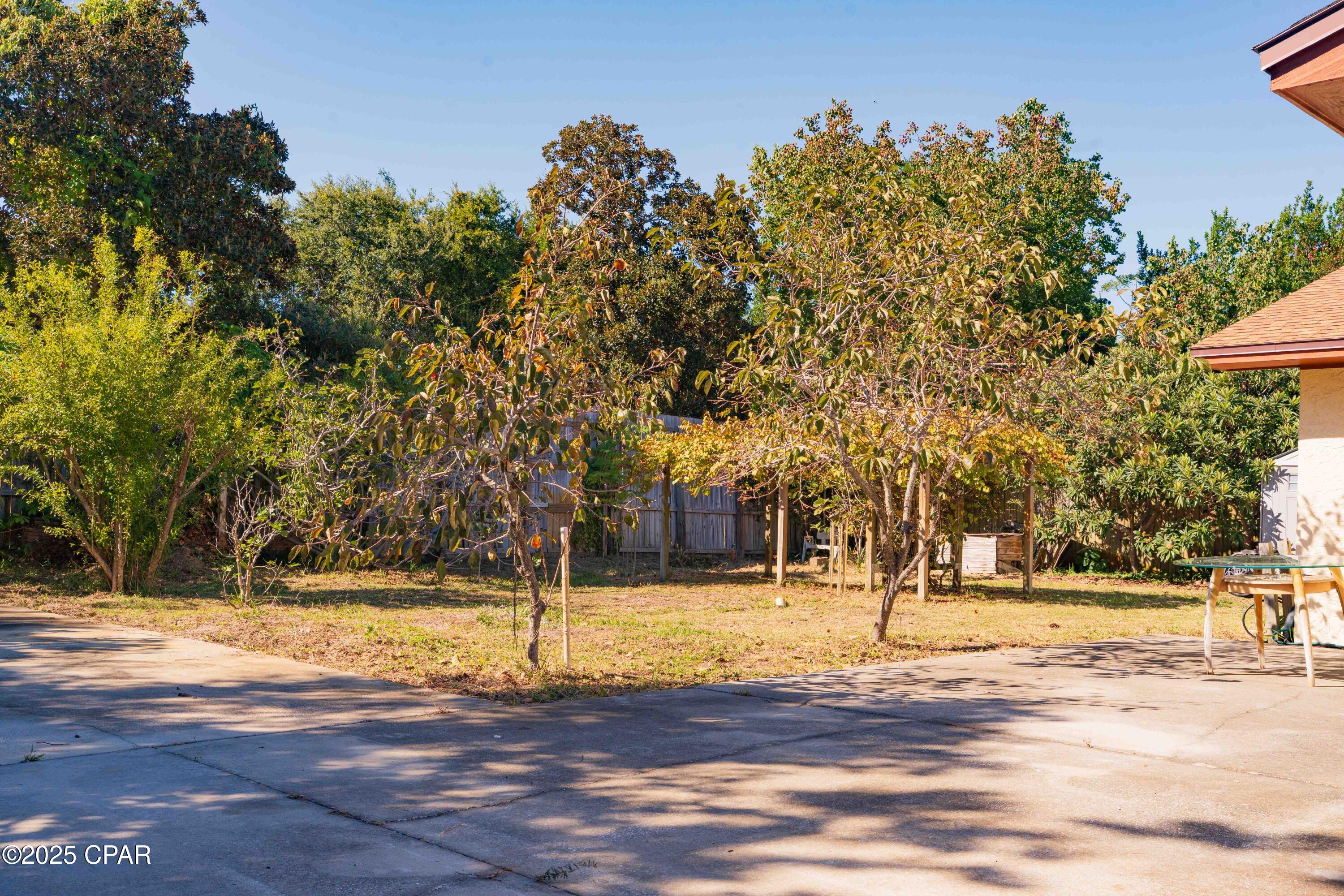 Lagoon Oaks - Residential