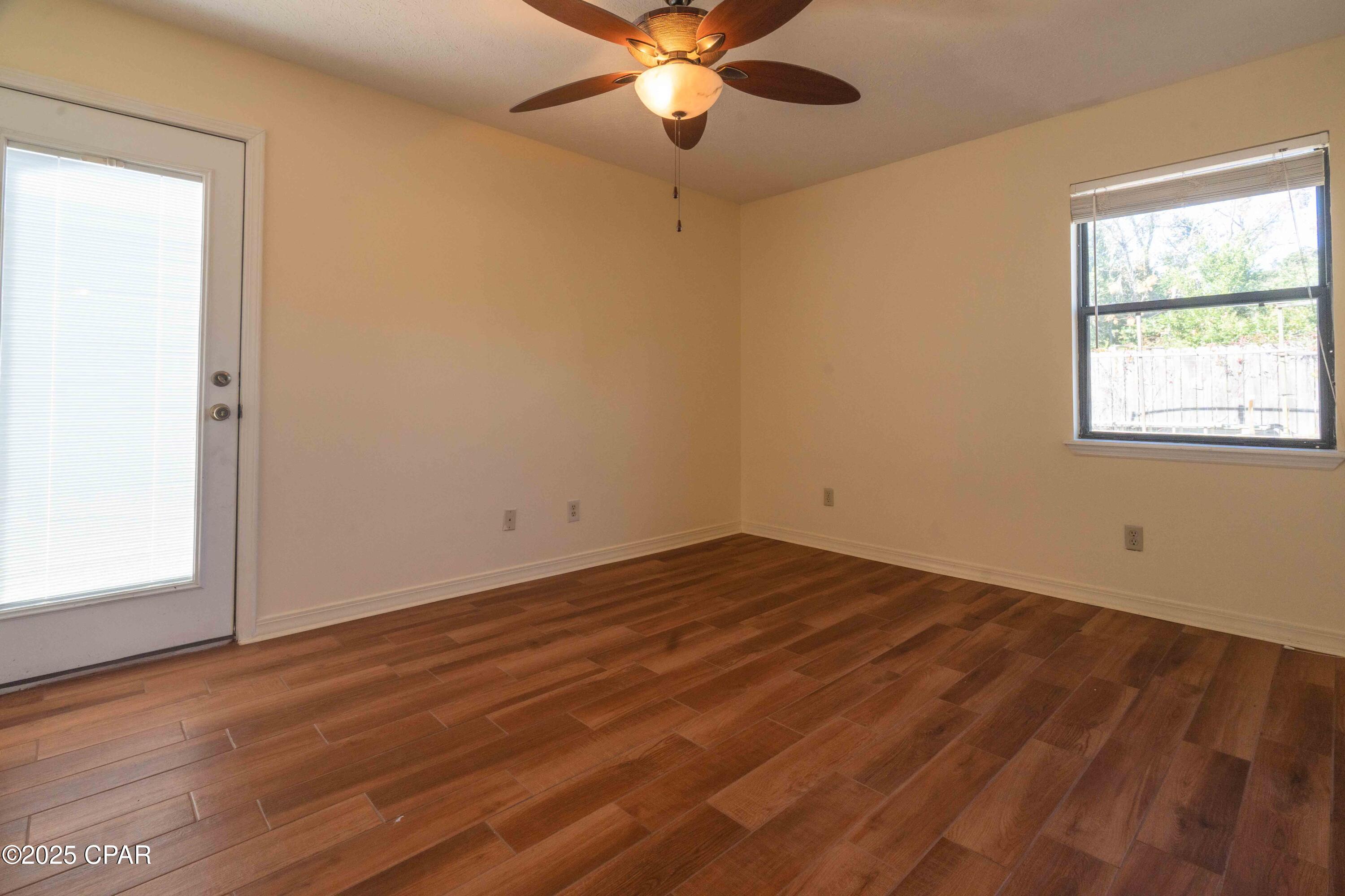 Lagoon Oaks - Residential