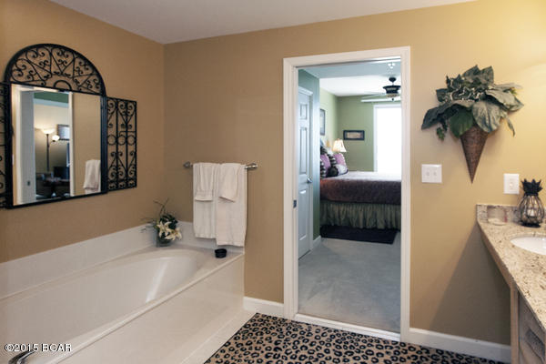 Splash Condo - Residential