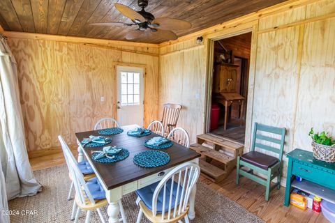 A home in Chipley