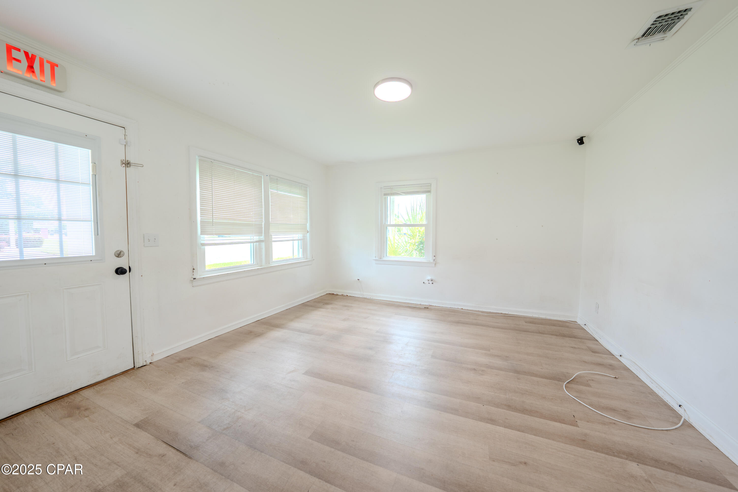 [No Recorded Subdiv] - Commercial Sale