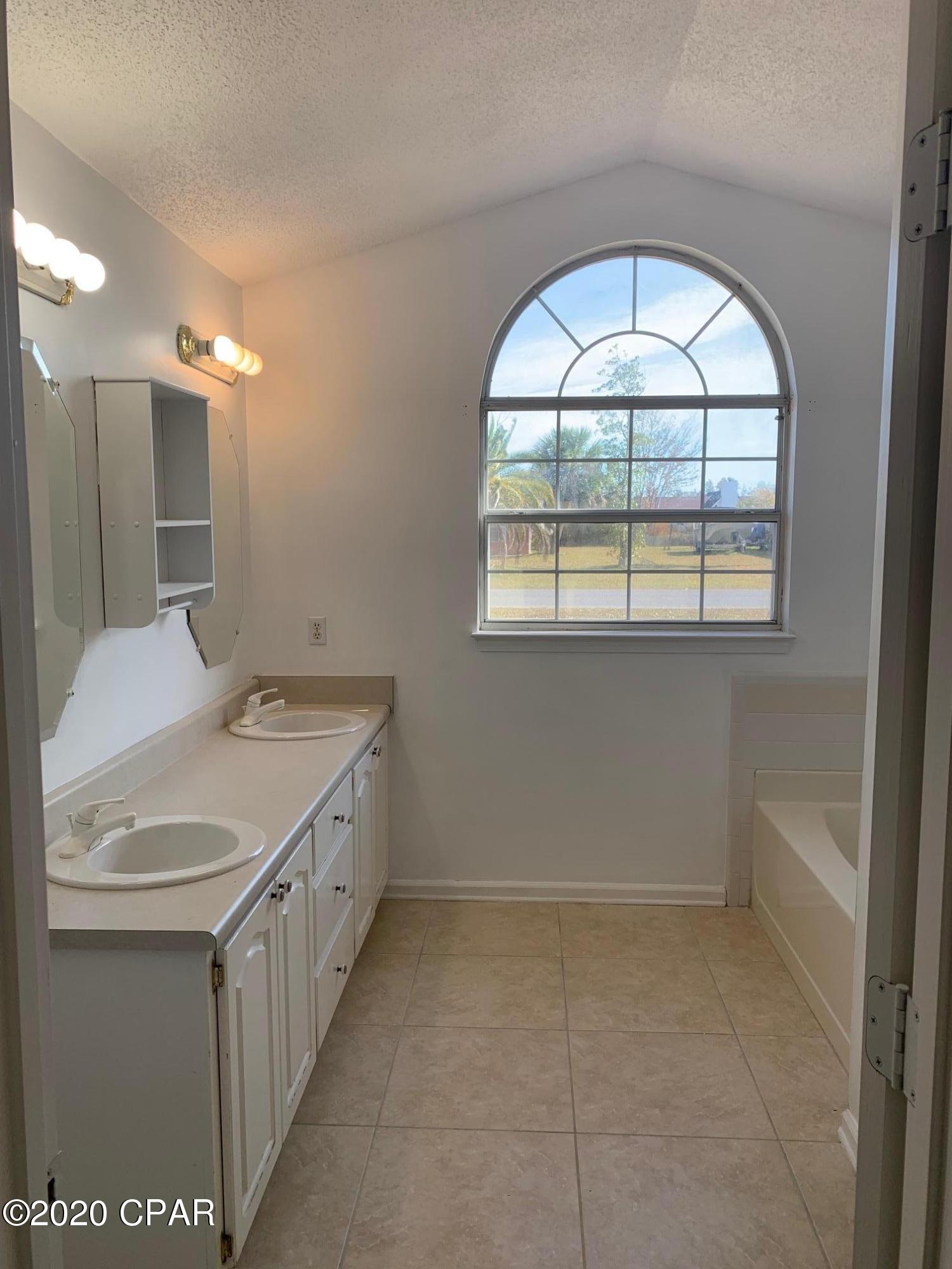 Mowat Highlands Ph 1 - Residential