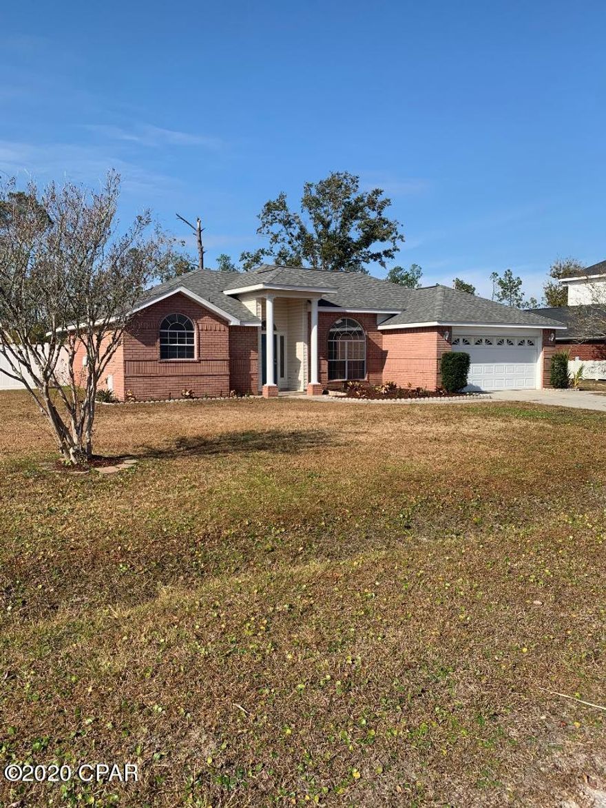 Sought after Mowat Highlands home available! This home boasts 10' ceilings, crown molding, Formal Living and Dining Rooms as well as a large Family Room adjacent to the Kitchen. Split Bedroom floor plan; a master bedroom with tray ceilings and a large walk-in closet as you step through the sizable bathroom that encompasses a whirlpool tub.  Kitchen is spacious, brand new garbage disposal and faucet.  Conveniently located laundry room is a step away from your double car garage. New water heater in 2018, new shingle roof and HVAC system replaced in 2019 with a brand new scrubber system installed Fall 2020. Centrally located neighborhood allows easy access to employment, shopping, A rated schools, and backs to the woodlands. **All sizes are approximate, please verify if necessary**