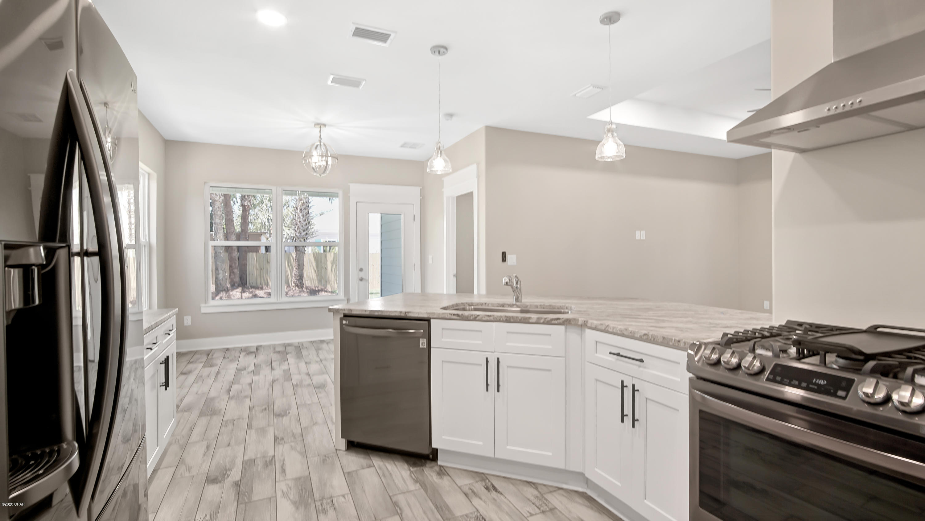 Hutchison's 1st To Bahama Bch - Residential