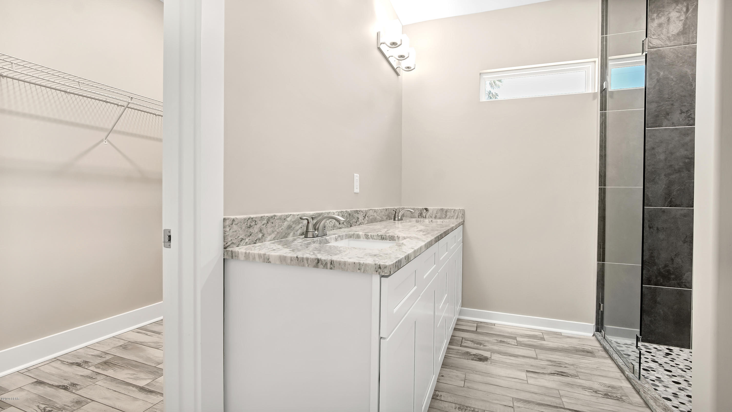 Hutchison's 1st To Bahama Bch - Residential