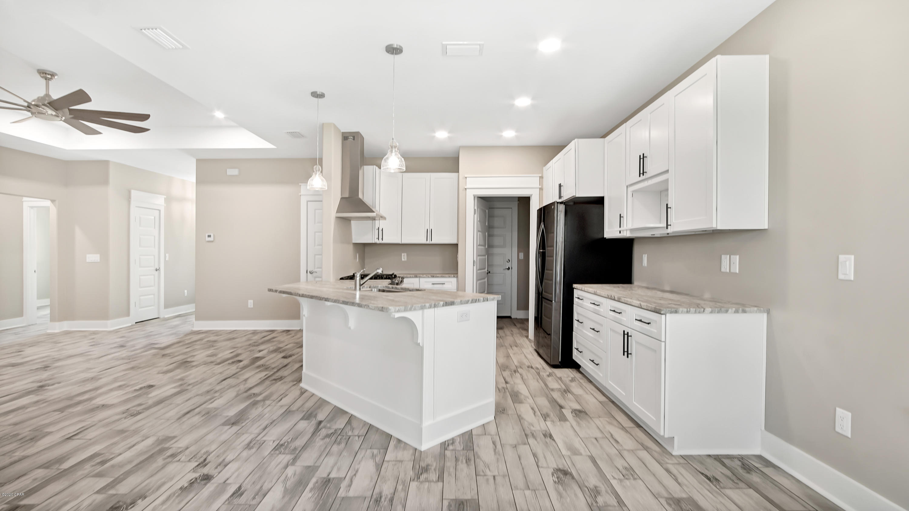 Hutchison's 1st To Bahama Bch - Residential