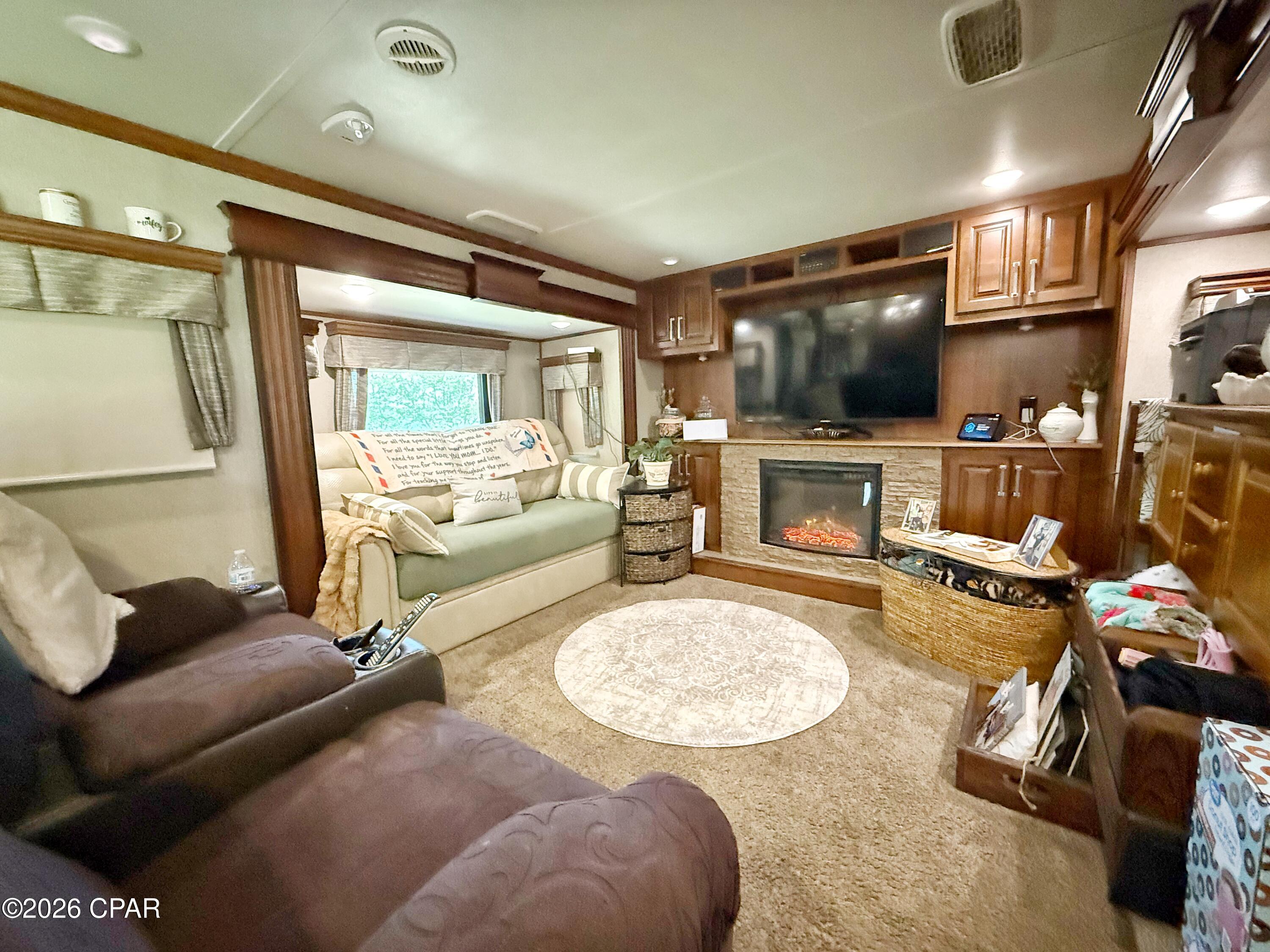 Shortline Lake Est - Land