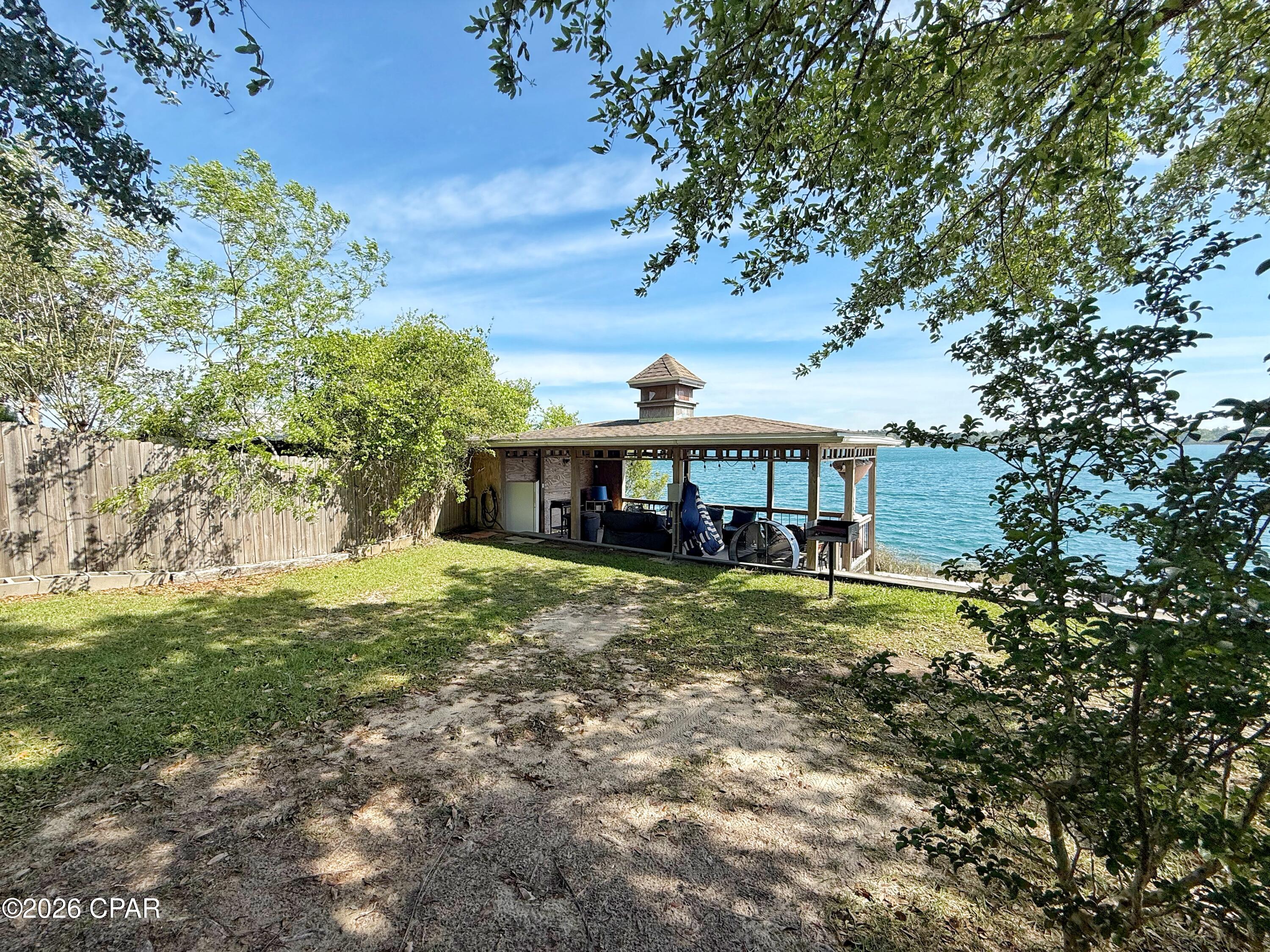 Shortline Lake Est - Land