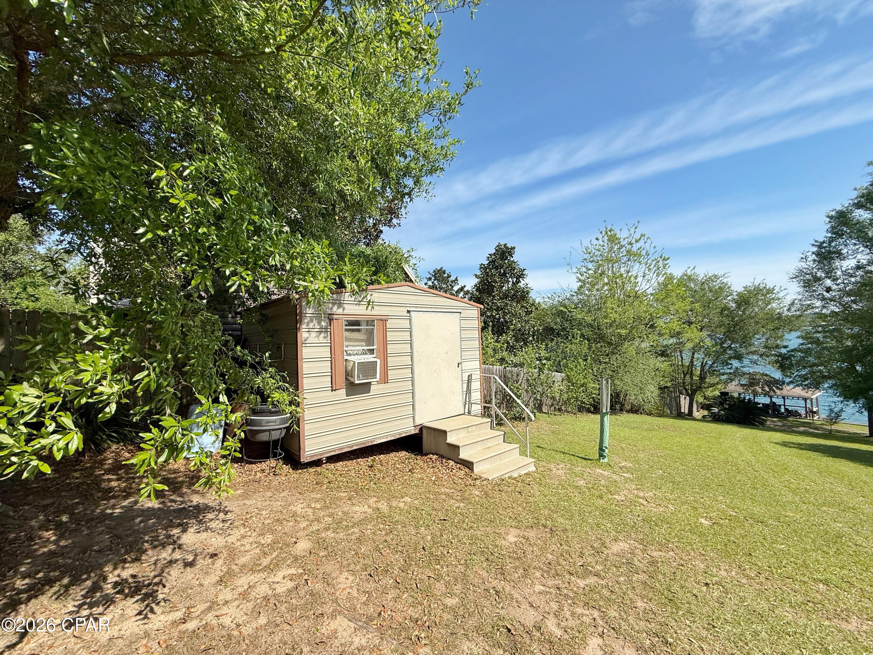 Shortline Lake Est - Land