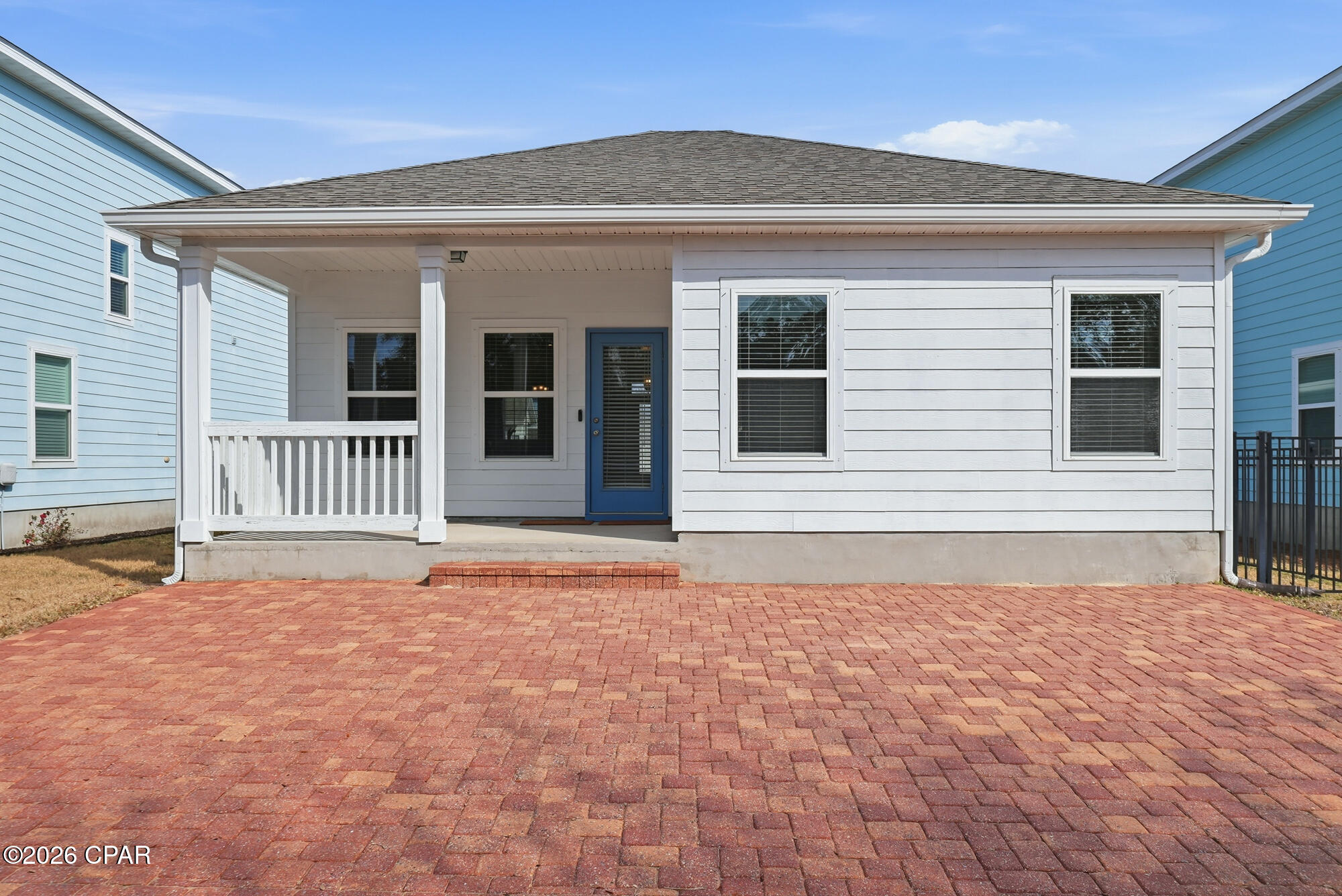 Magnolia Bay Club - Residential