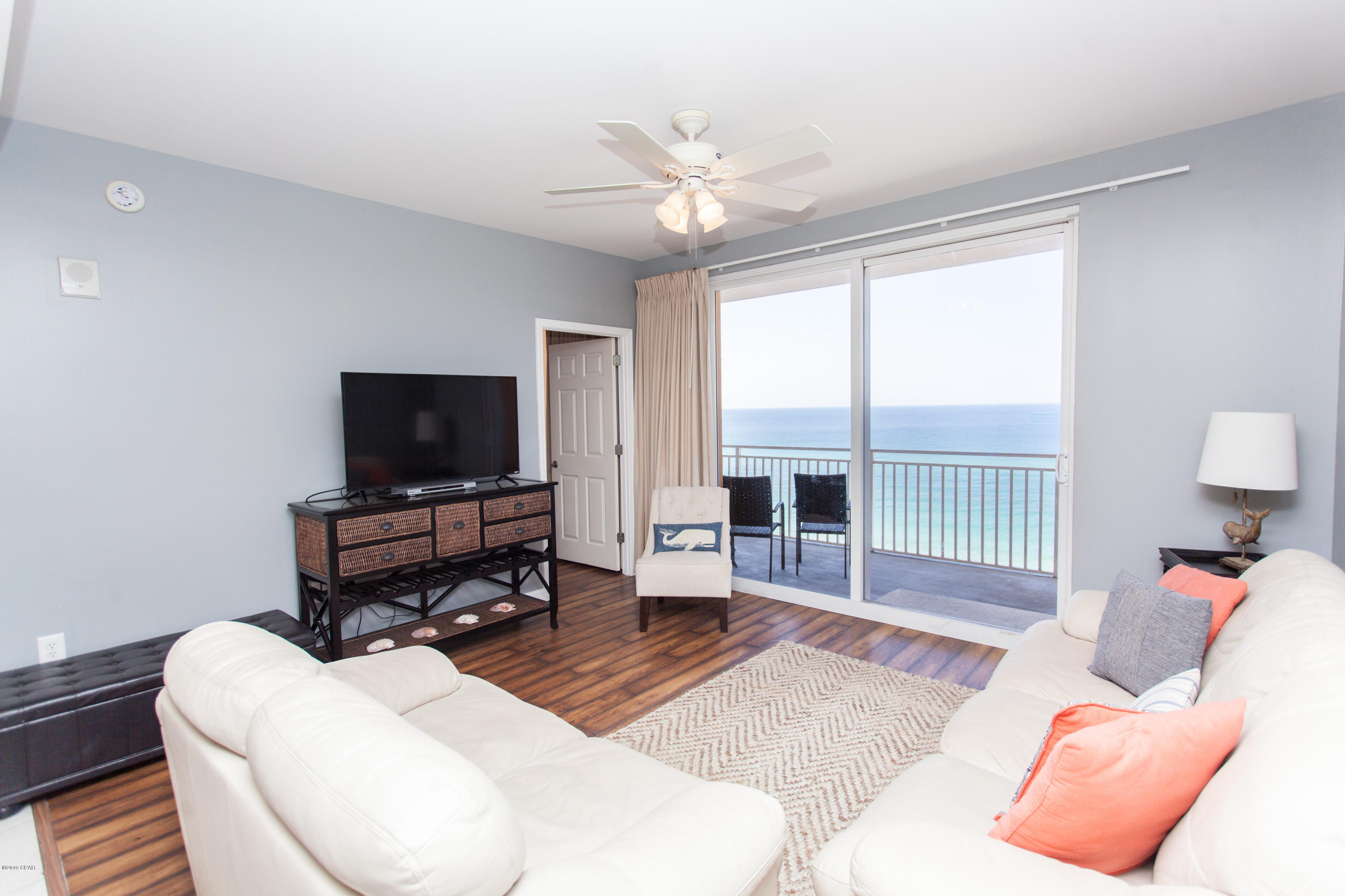 Splash Condo - Residential