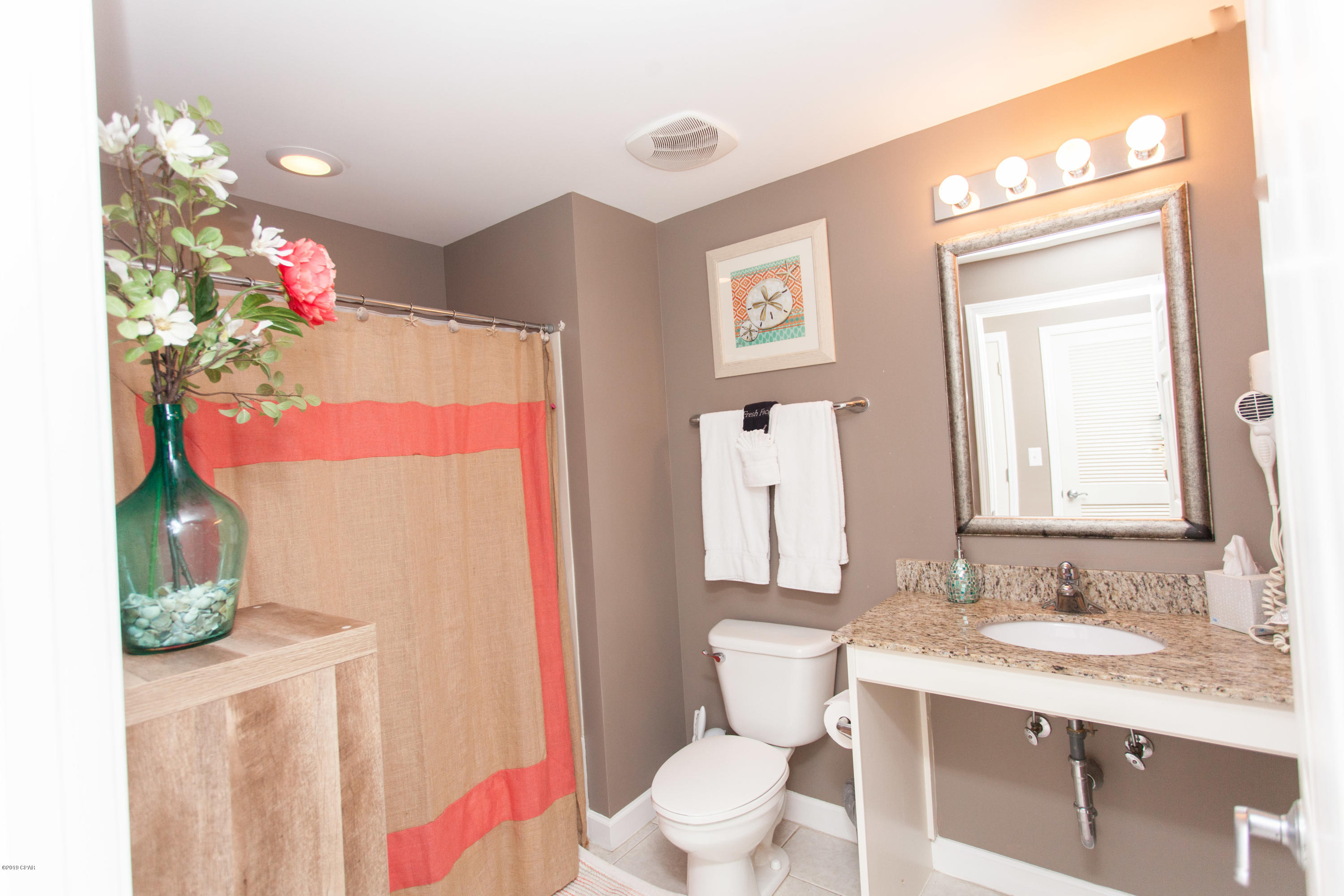 Splash Condo - Residential