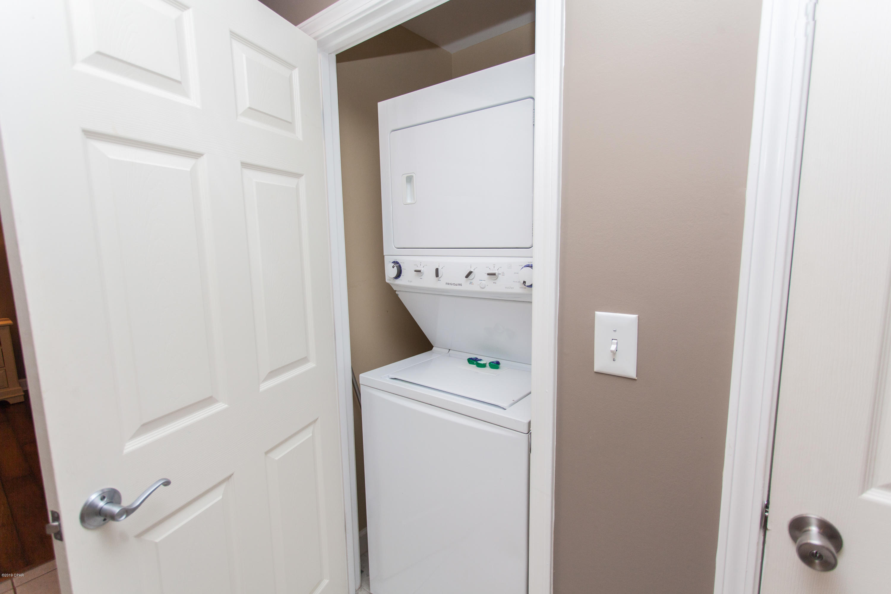 Splash Condo - Residential