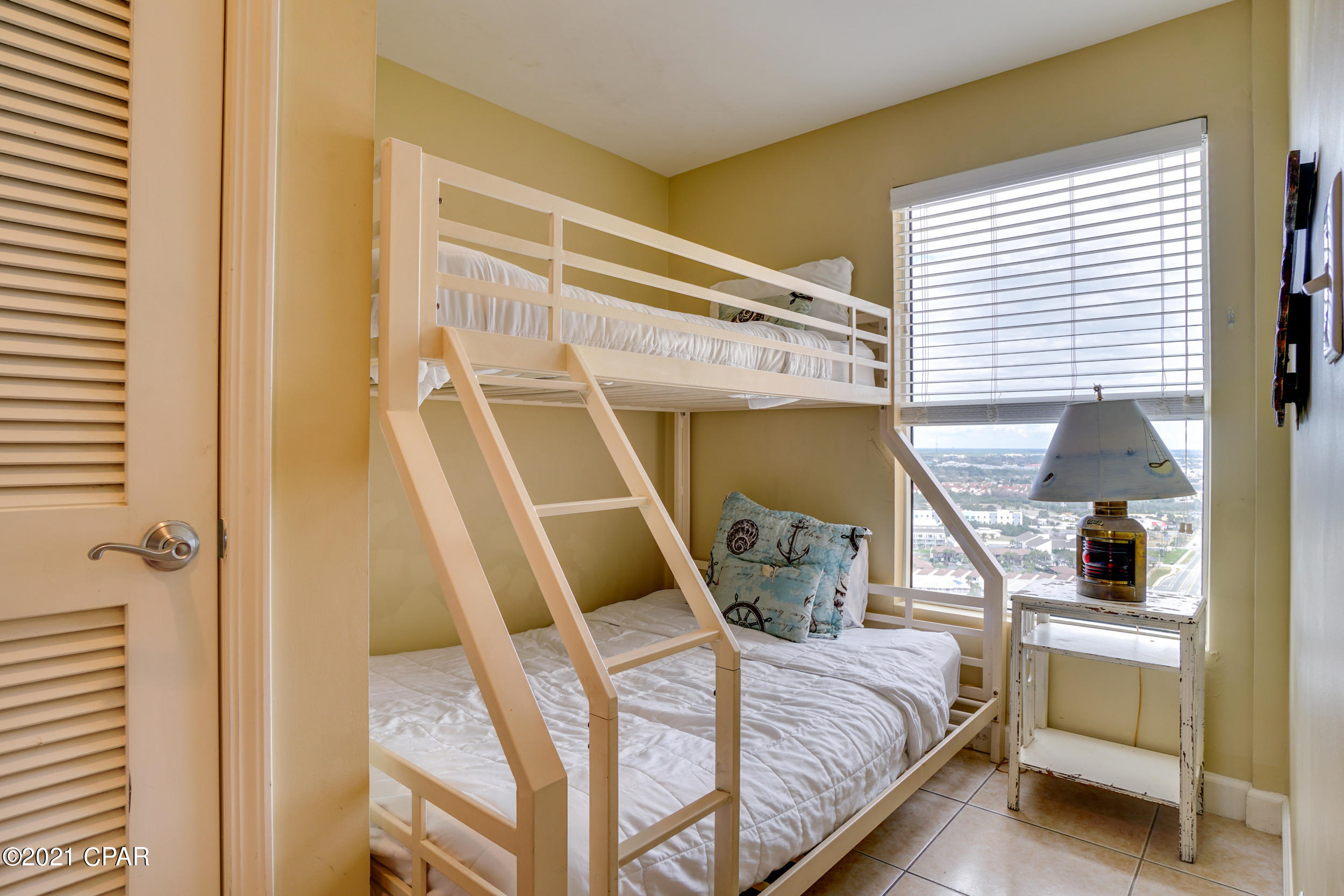 Splash Condo - Residential