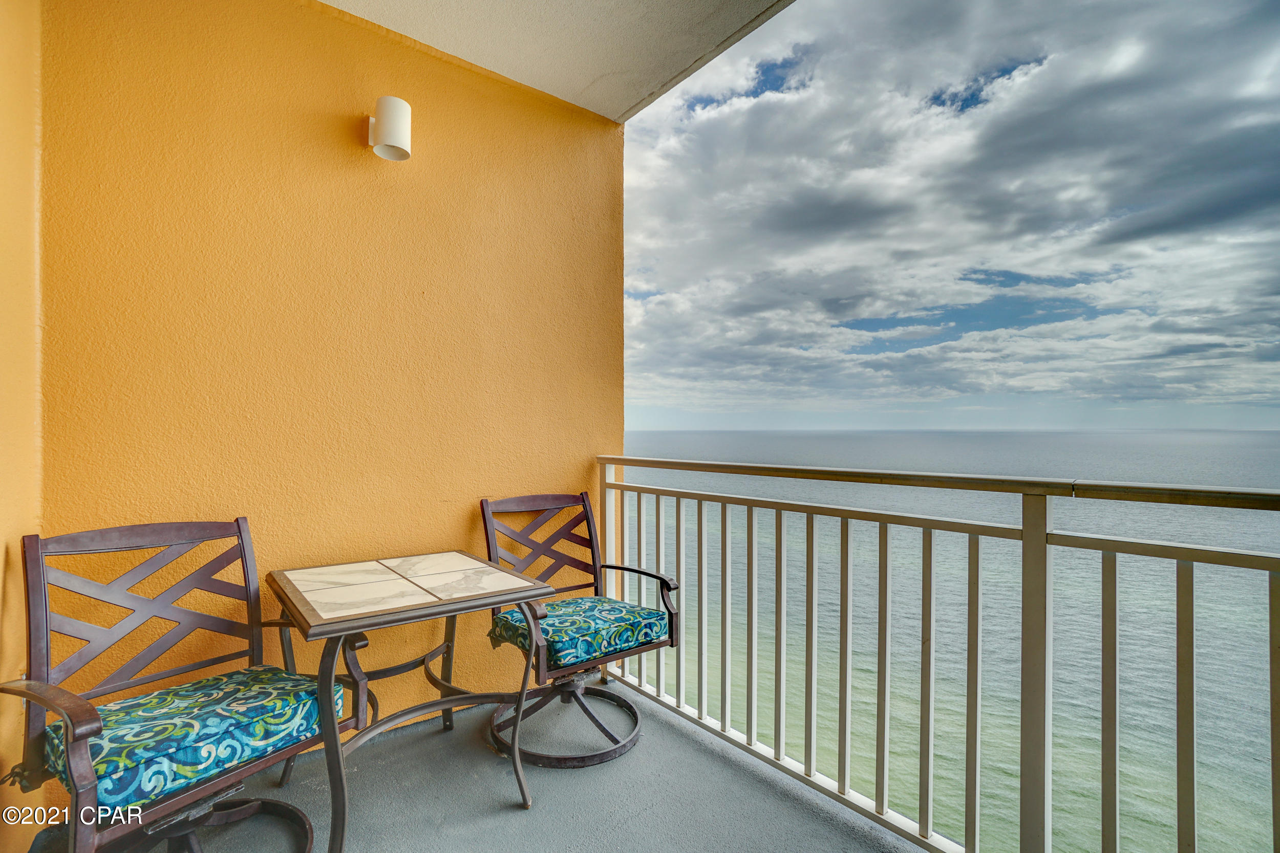 Splash Condo - Residential