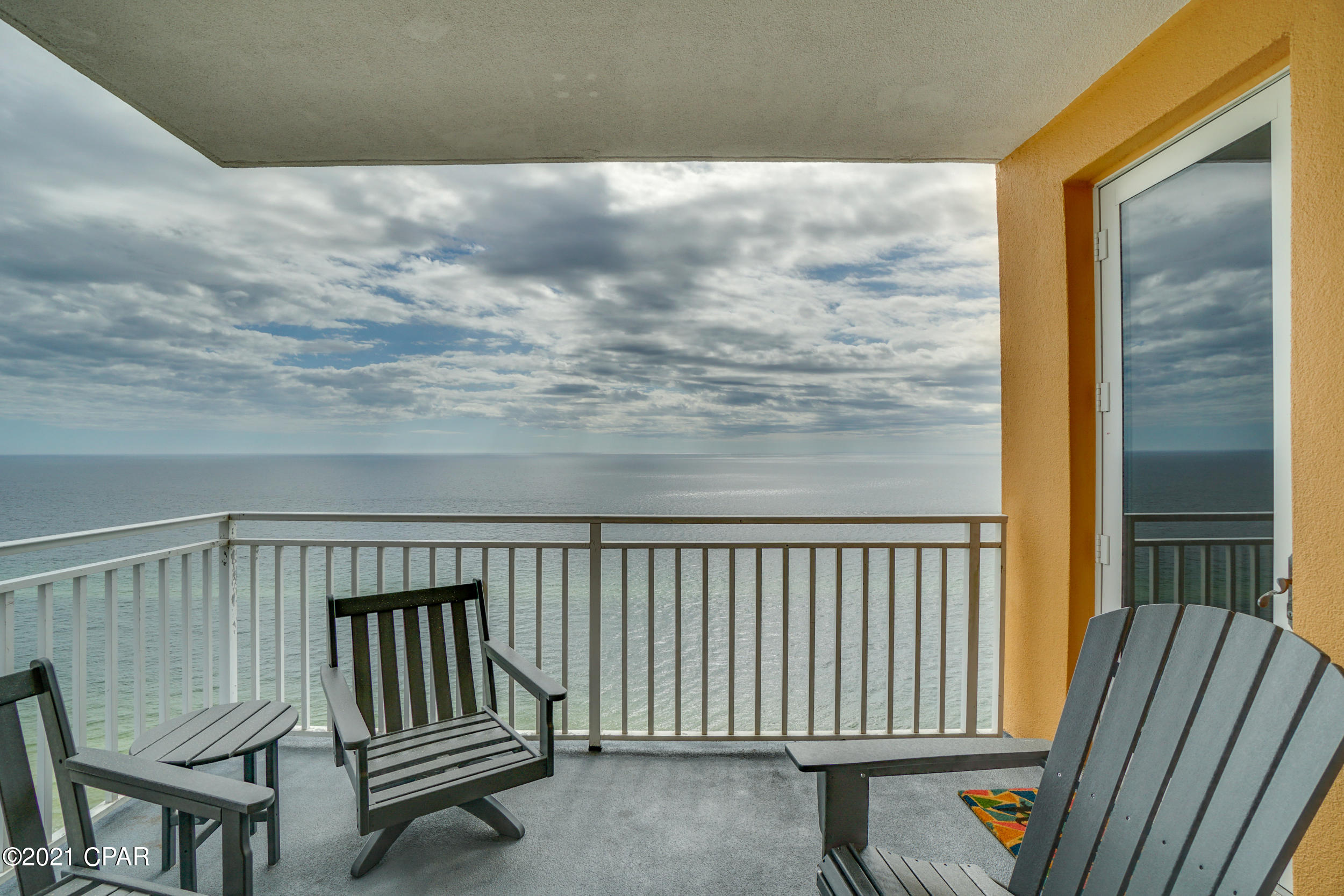 Splash Condo - Residential