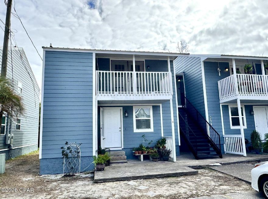 2509 W 10th St Unit C - Upstairs 2-bedroom, 1 bathroom. Great location just a short walk to downtown St Andrews and all it has to offer, shops, dinning, Oaks by the Bay Park and much more. This unit includes Water, Sewar, Garbage and washer and dryer connections. To see this property, please text a copy of your ID to our office phone. Showings are scheduled within 1 business day, ask our agent about Obligo that provides a security deposit alternative based on approval