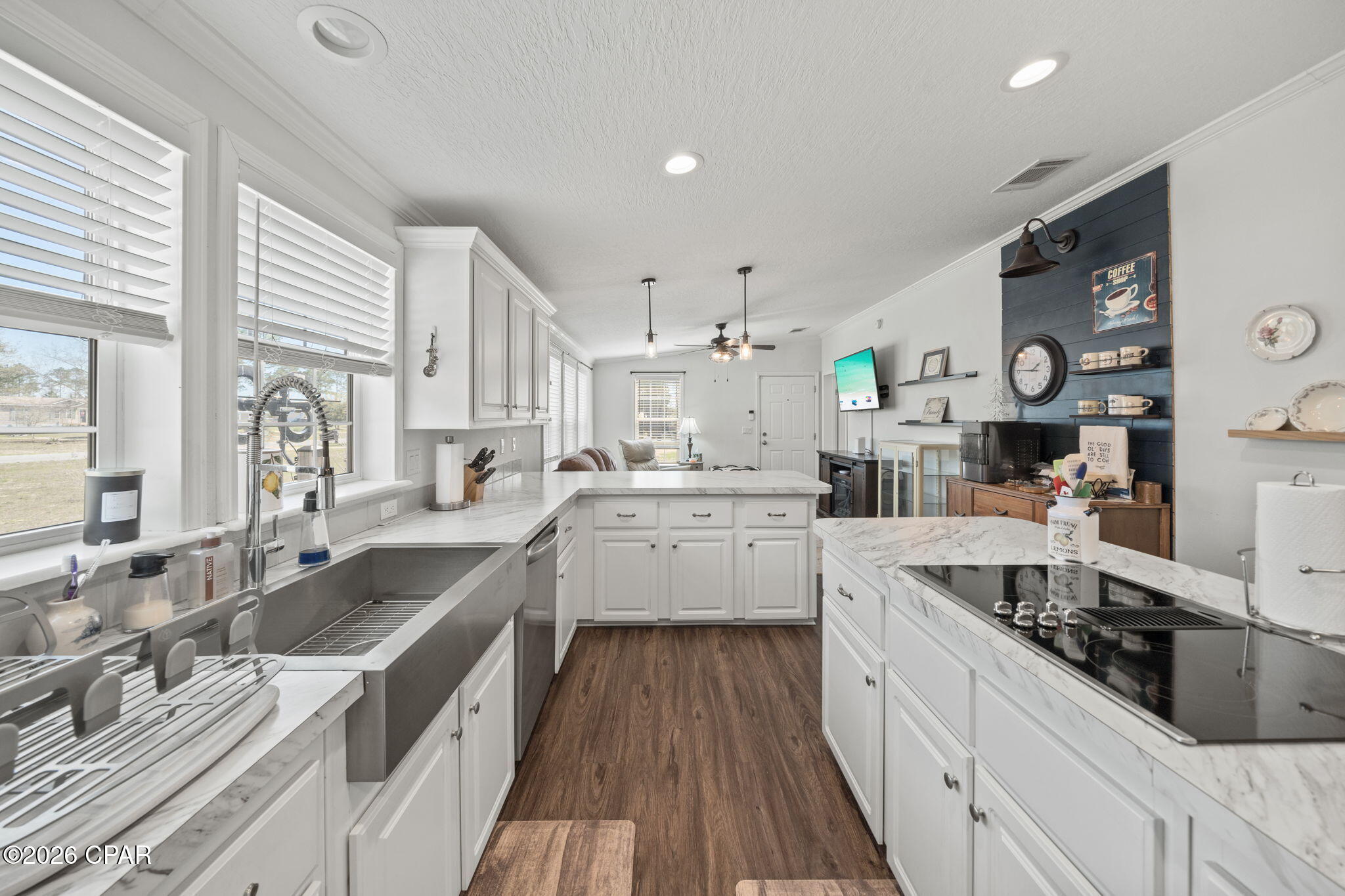 White Western - Residential