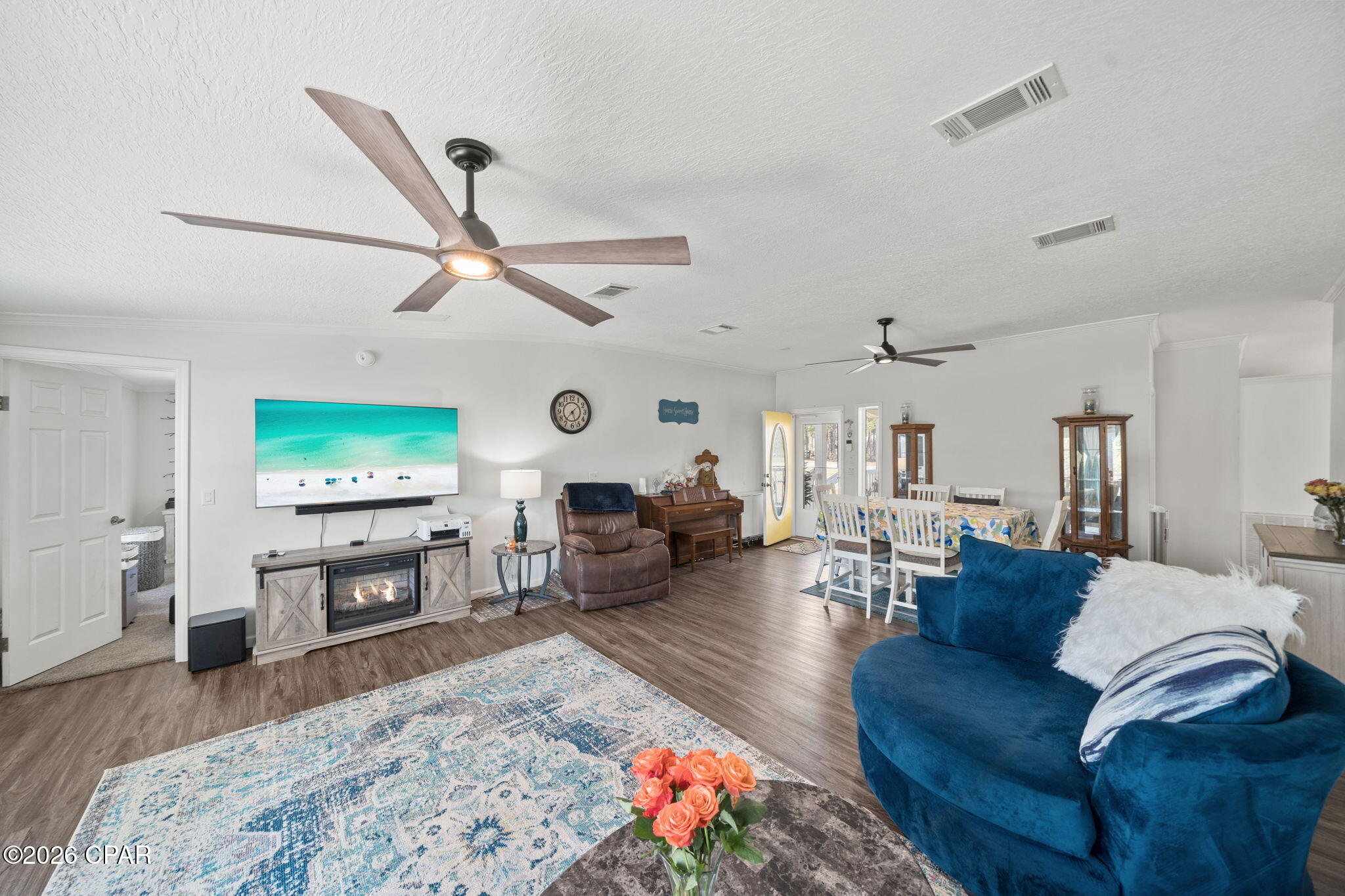 White Western - Residential