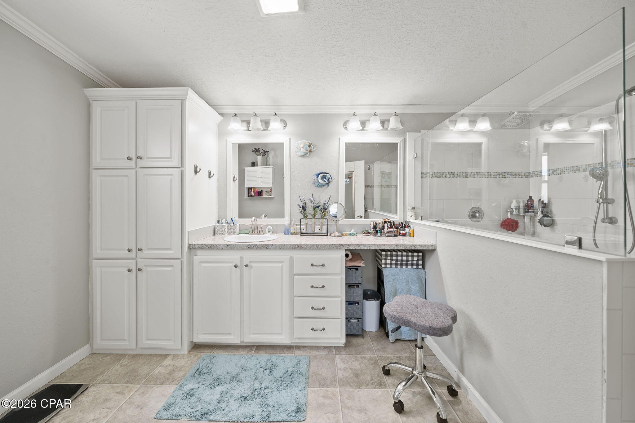 White Western - Residential