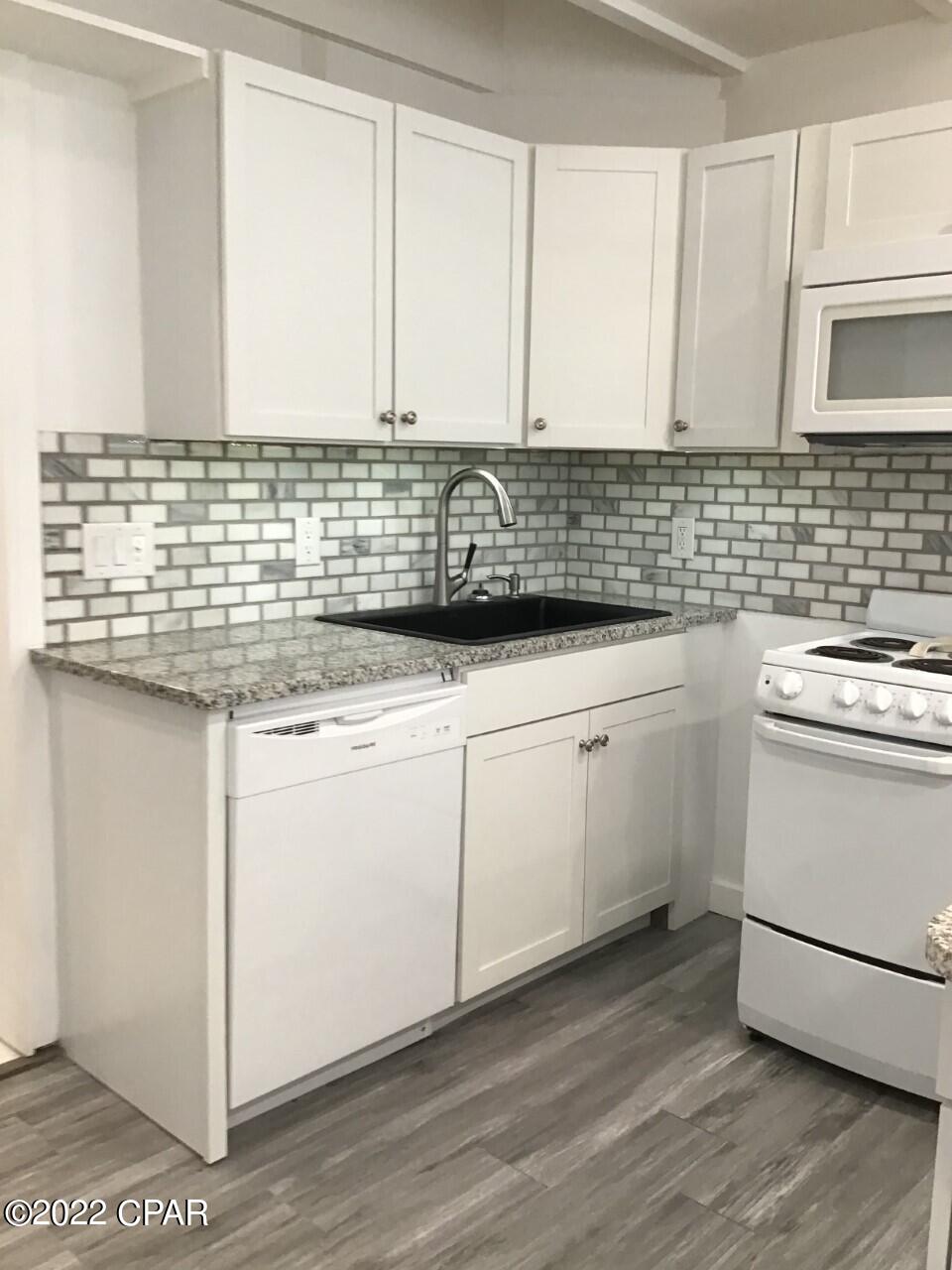 Fontainebleau Terrace - Residential