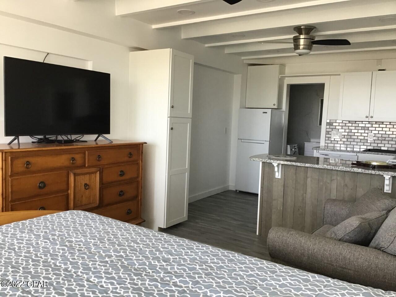 Fontainebleau Terrace - Residential