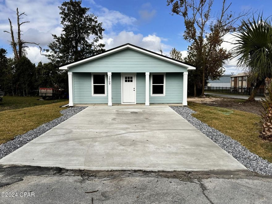 Welcome to 2909 E 2nd Plaza. This is a beautiful, veteran built, house and property with:     -     3 beds & 2 bathrooms  -  Stainless Steel Appliances  -  Quartz Countertops  -  Hardie Board Siding  - LVP Flooring.  -  Fence    -     Motivated seller, come and take a look!