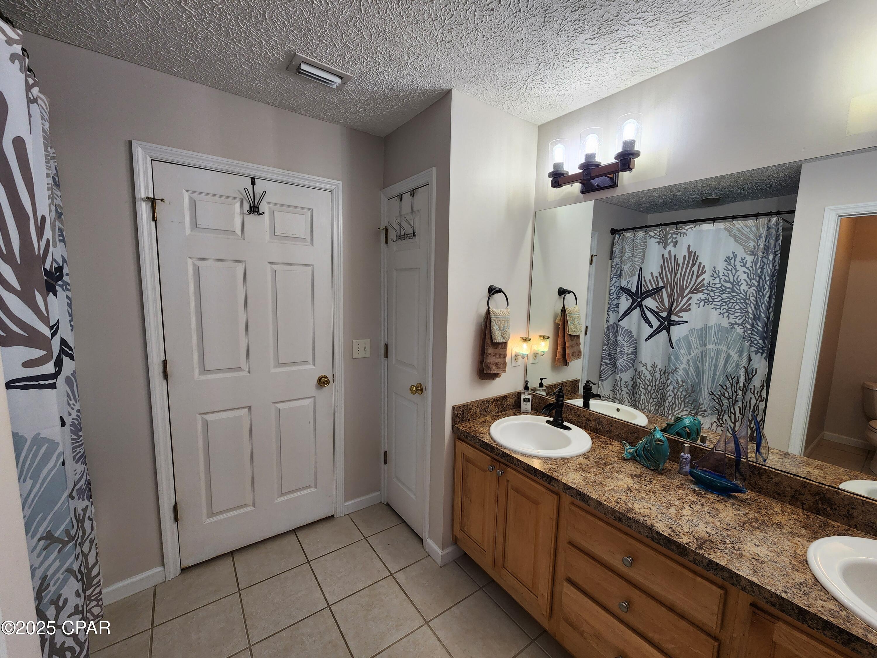 Oakcrest - Residential