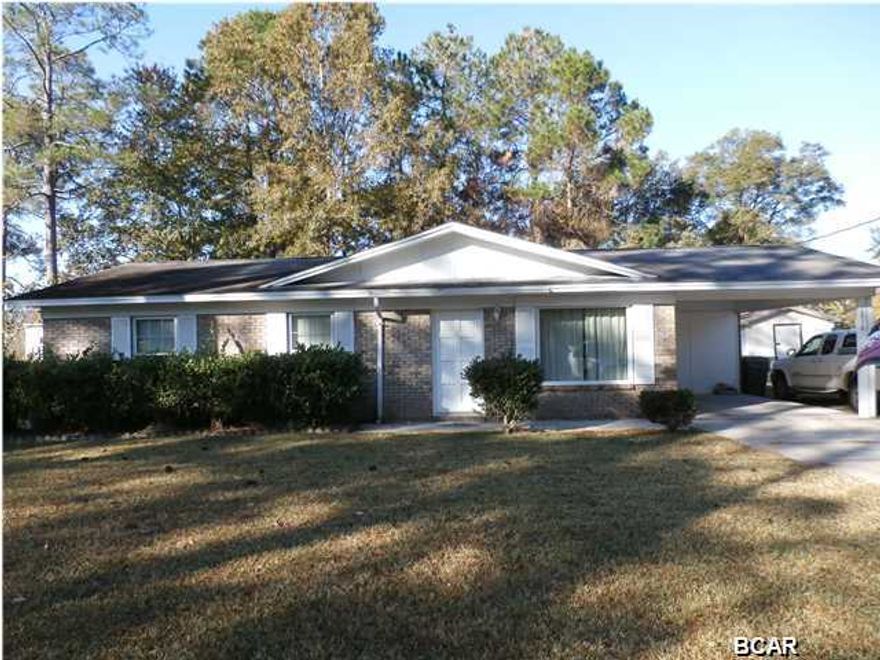 Lovely 3 bedroom 2 bath home in the heart of Lynn Haven. New stove and new paint. Fenced backyard and pets will be considered. Convenient to shopping and restaurants.