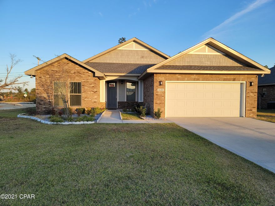 Beautiful 4 bedroom/2 bath brick home located in Cedar Park. Tray ceiling in livingroom and master bedroom. Open floorplan, Island in kitchen, granite counter tops, stainless steel appliances. Split bedrooms. Large walk in closet and shower in master bathroom. Sprinkler system and privacy fenced backyard.