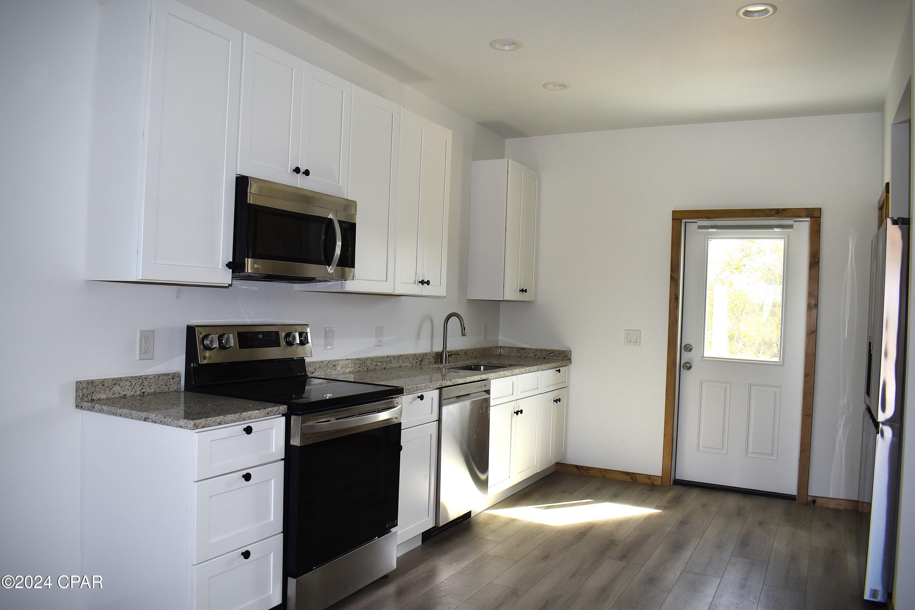 [No Recorded Subdiv] - Residential Lease