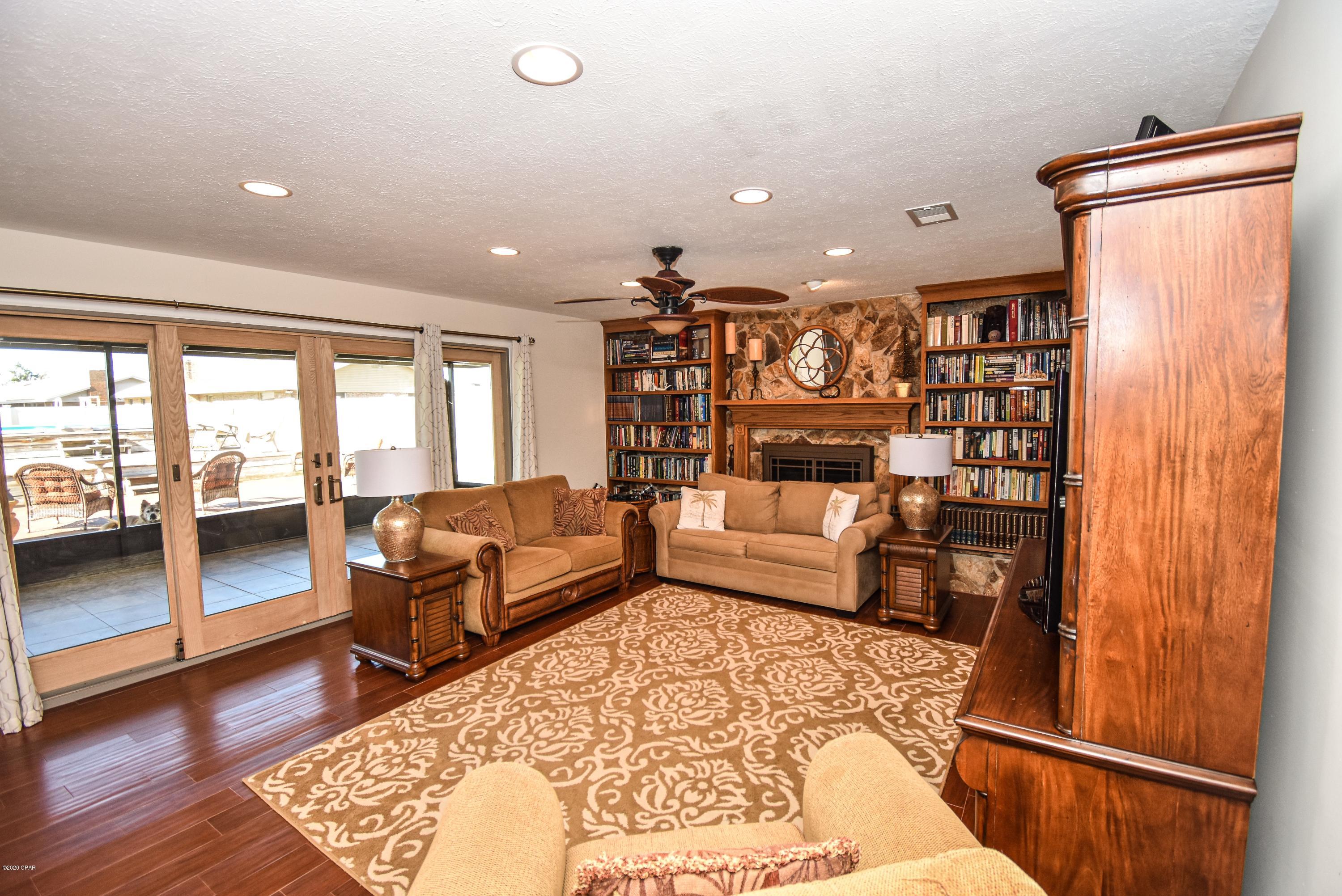 Imperial Oaks - Residential