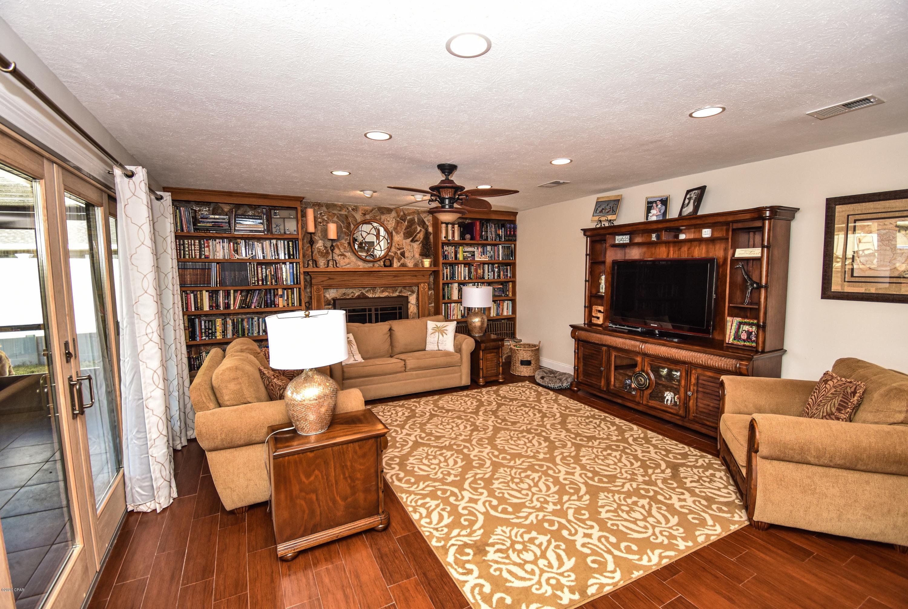 Imperial Oaks - Residential