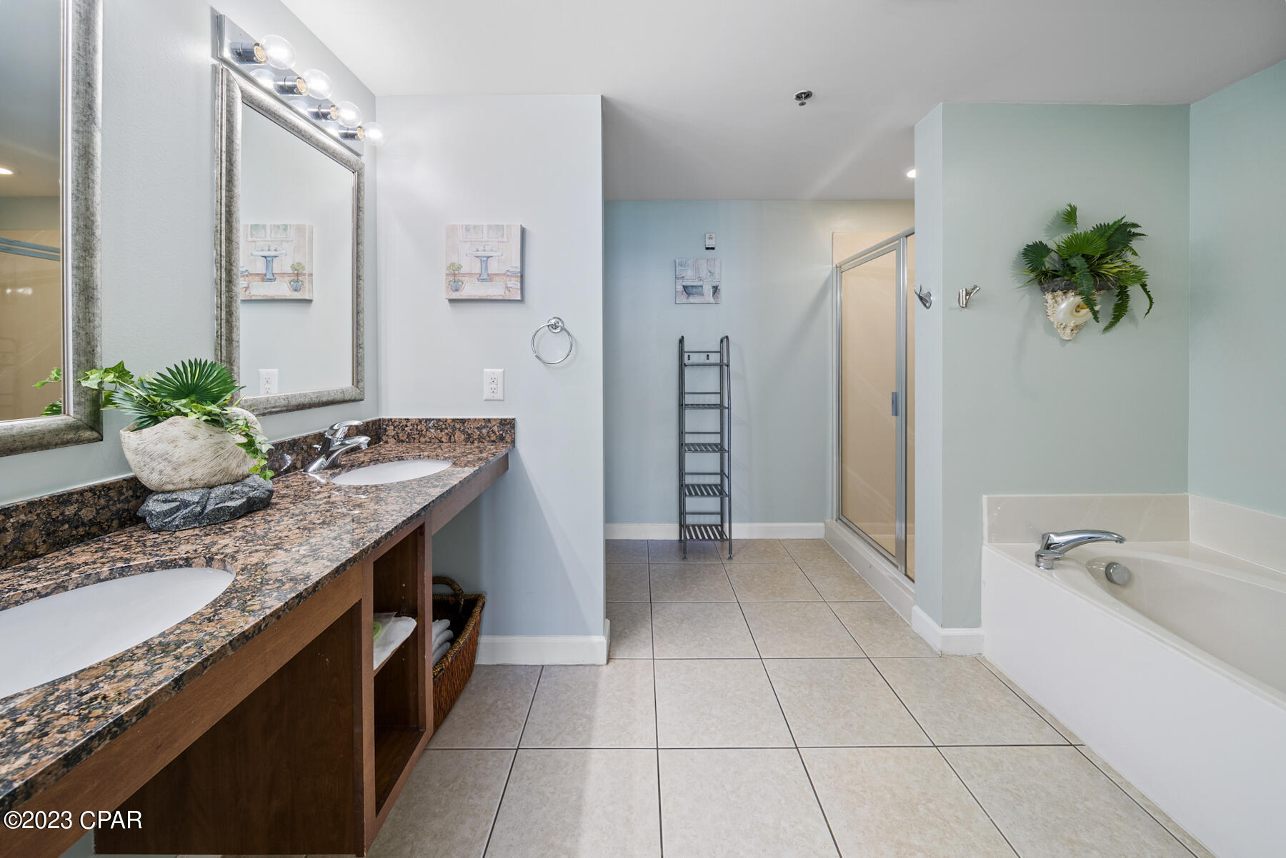 Splash Condo - Residential