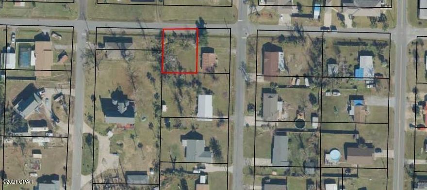 CURRENTLY UNDER CONTRACT, SELLER ACCEPTING BACKUP OFFERS

Great Opportunity to own a beautiful lot in Lynn Haven, with Bay views from the front.  Close to the Bay in the highly sought-after area of Lynn Haven.  Absolutely a must see!