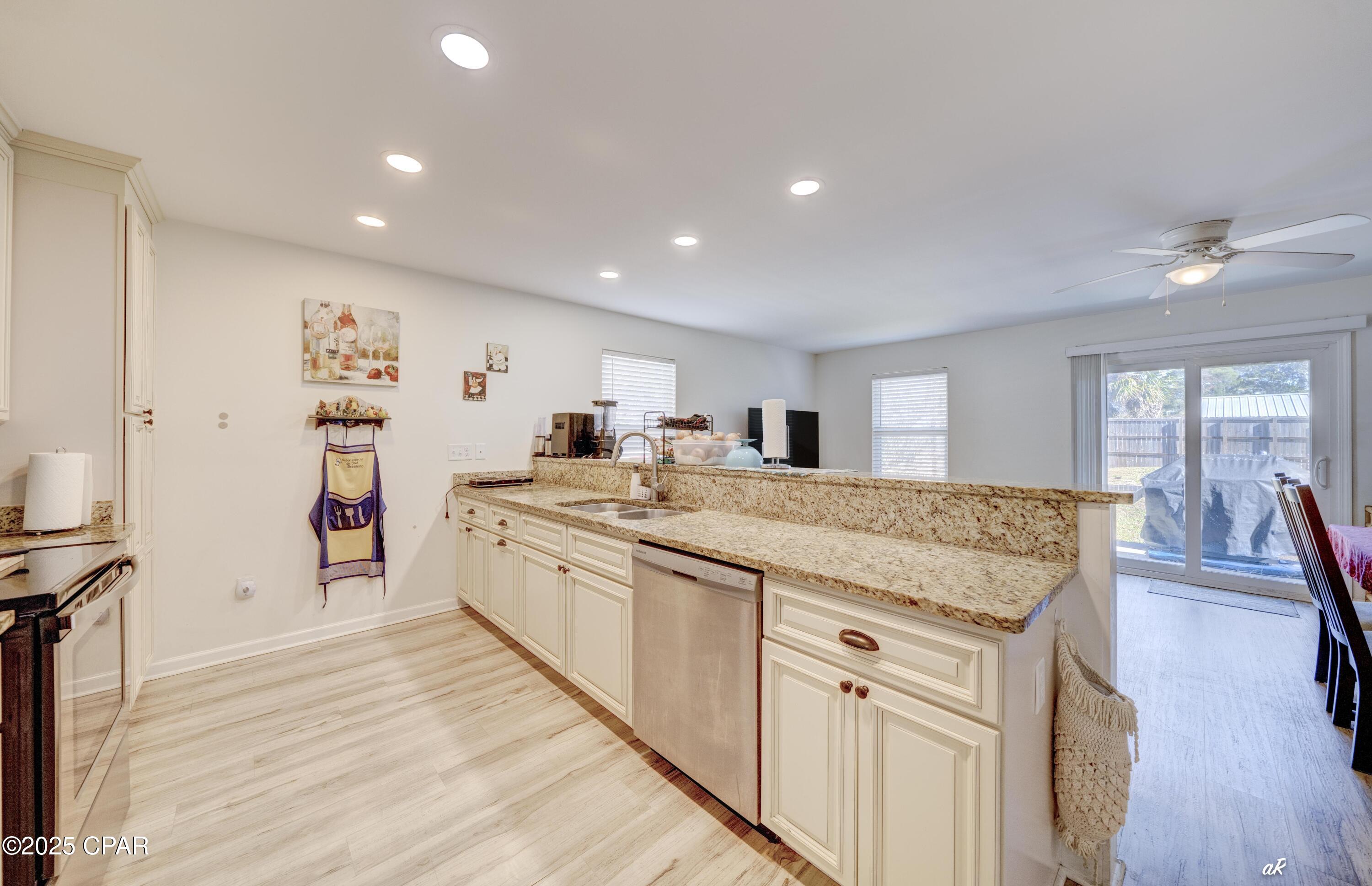 North Lagoon Oaks - Residential