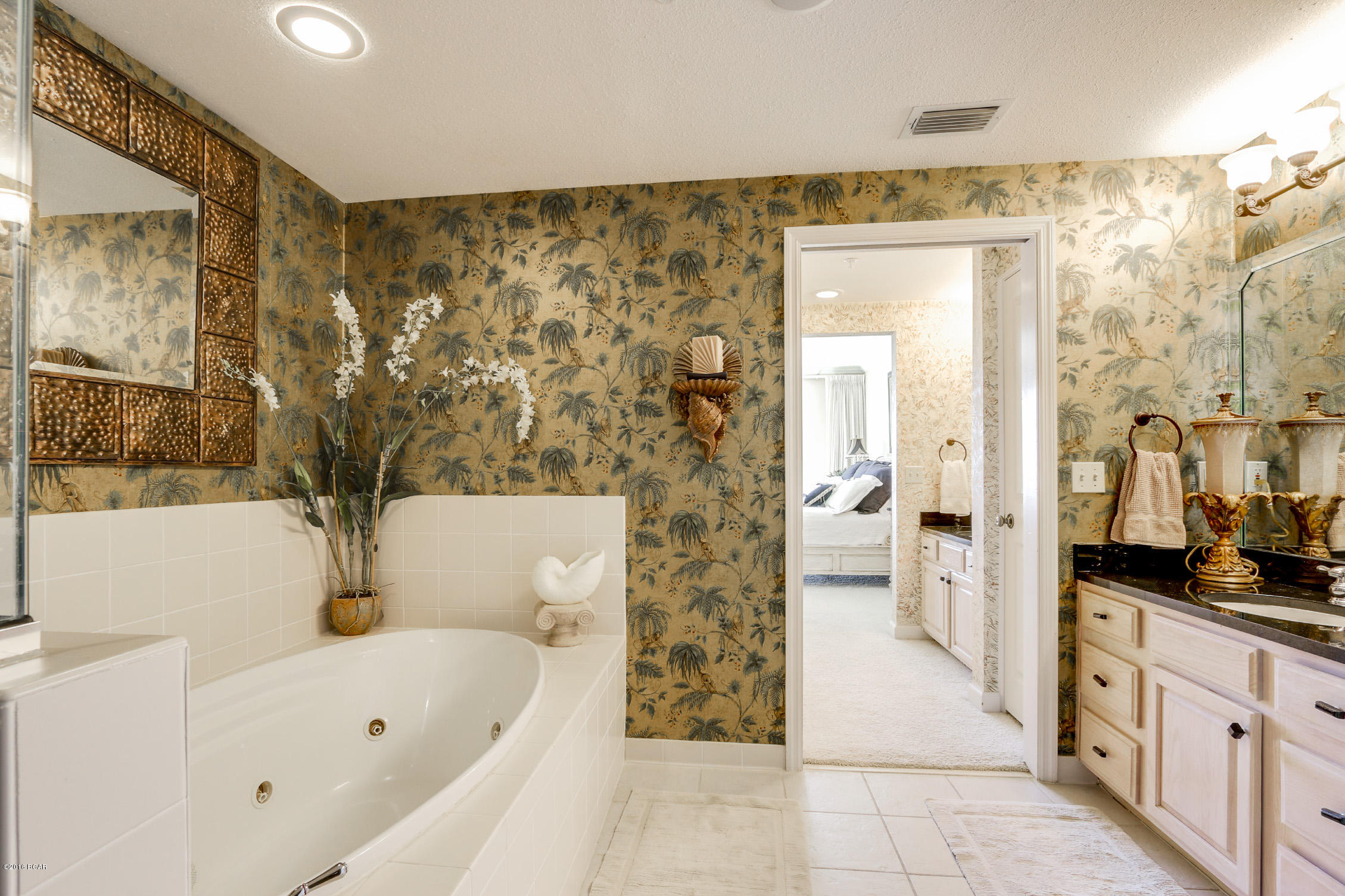 Grande Surf Club Condo - Residential