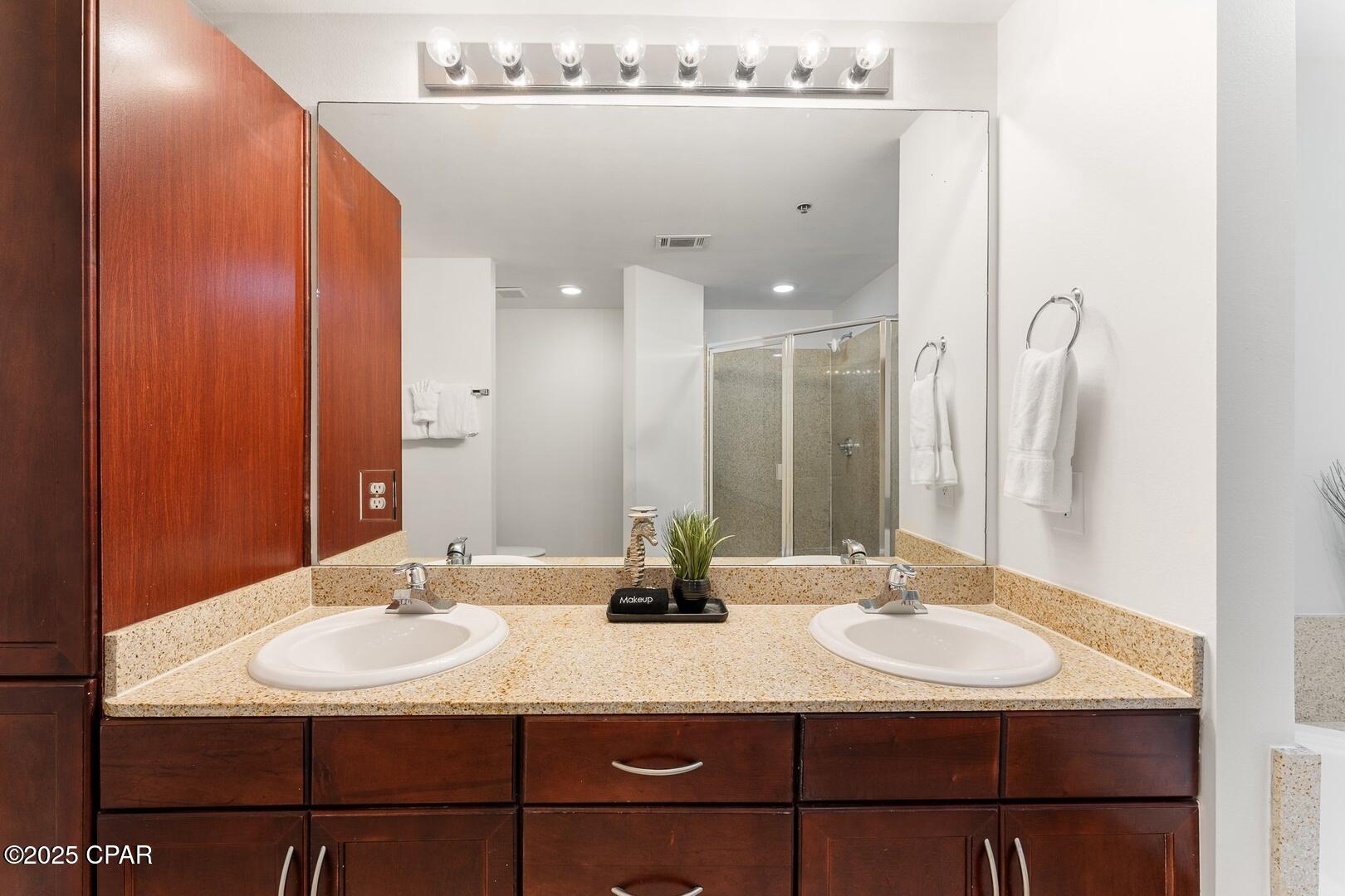 Laketown Wharf - Residential