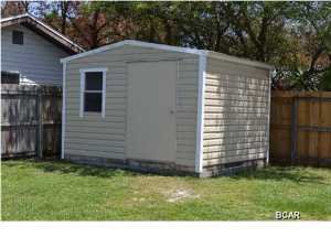 Lagoon Oaks - Residential