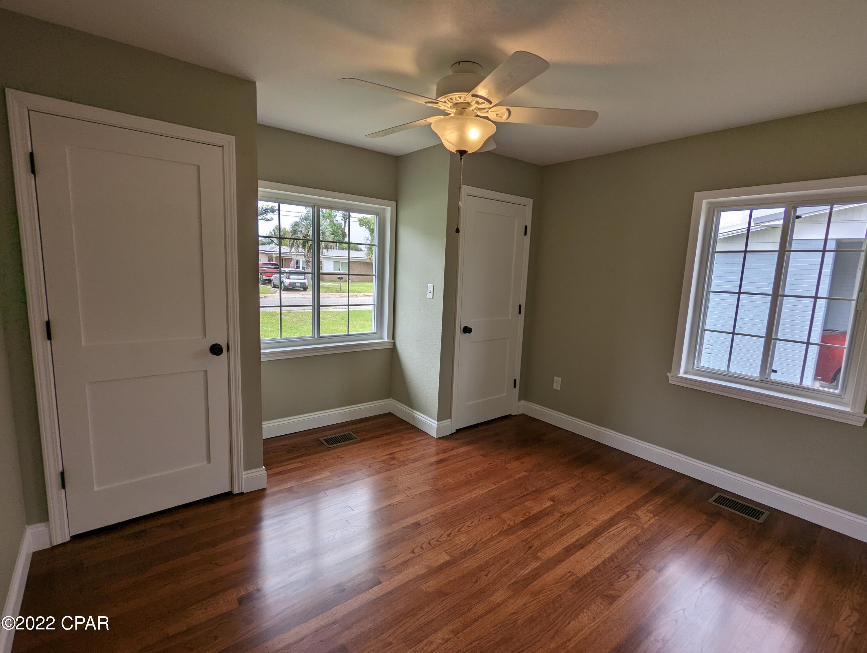 Cove Terrace 3rd Add - Residential