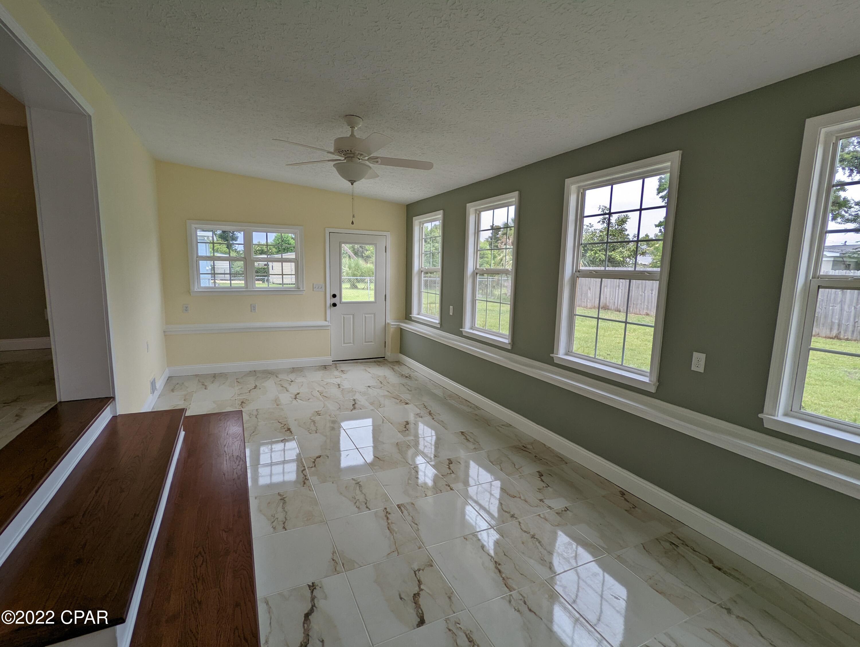 Cove Terrace 3rd Add - Residential