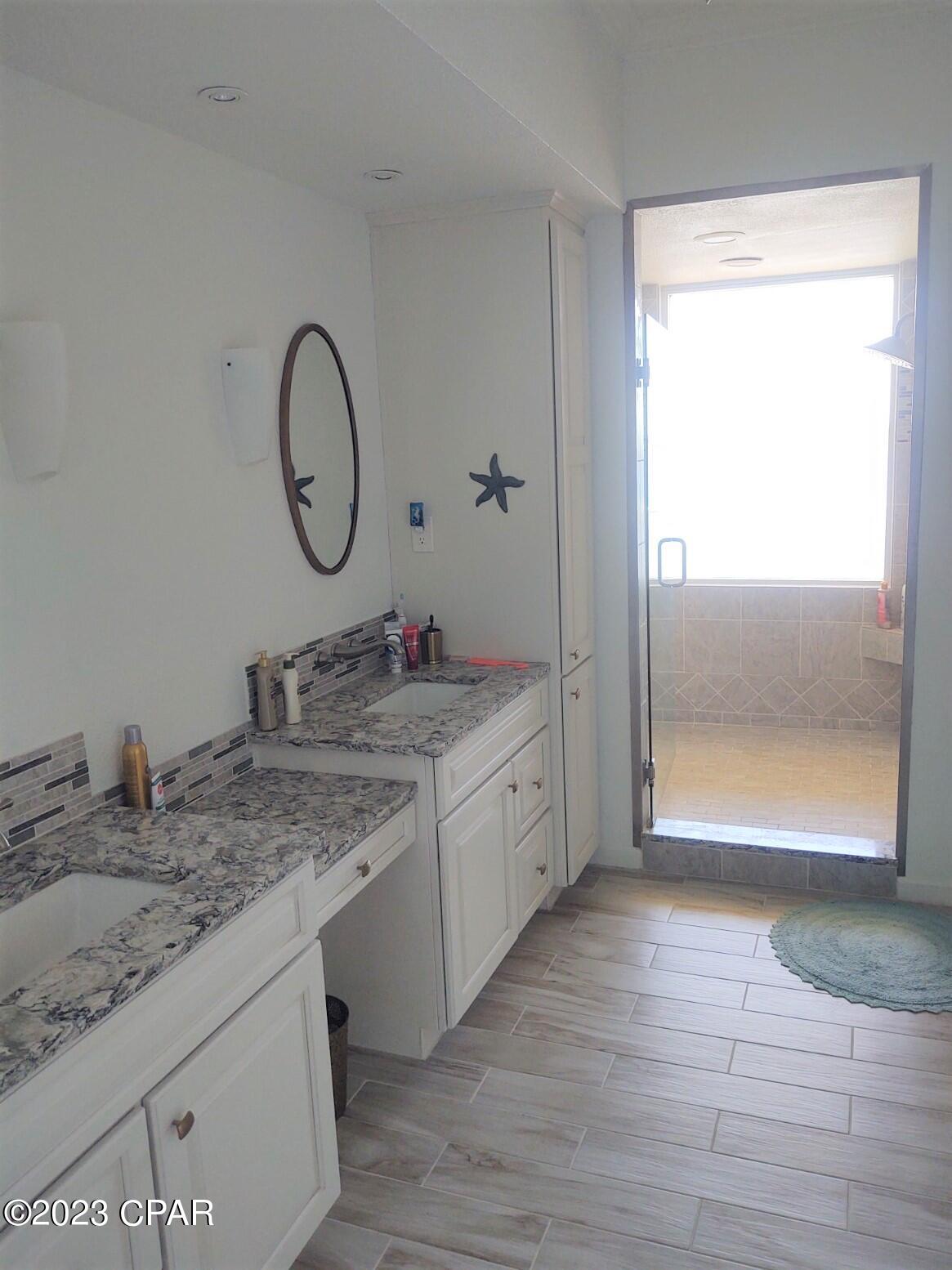 Hibiscus By The Bay - Residential