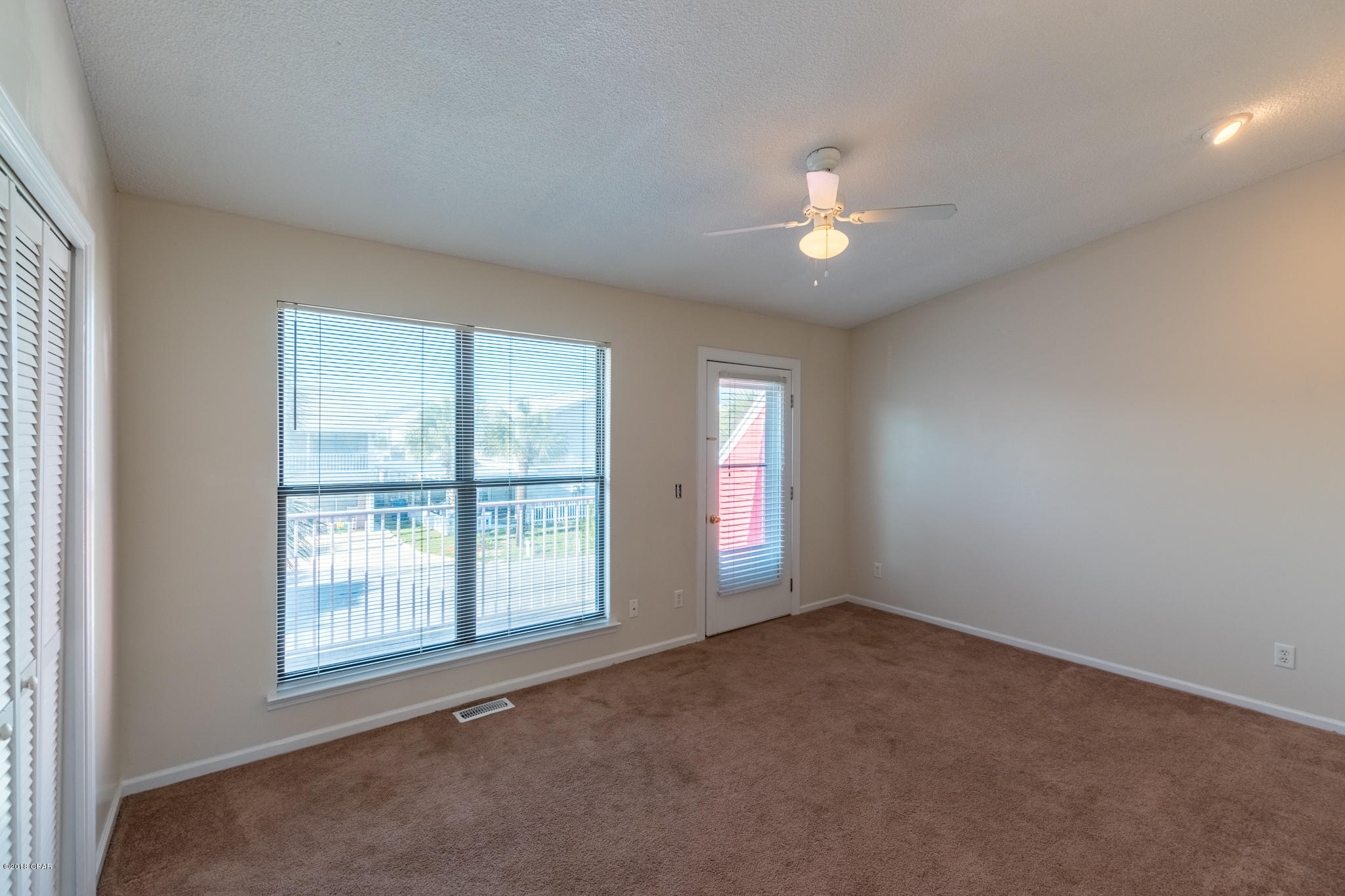 Villa Chateaus - Residential