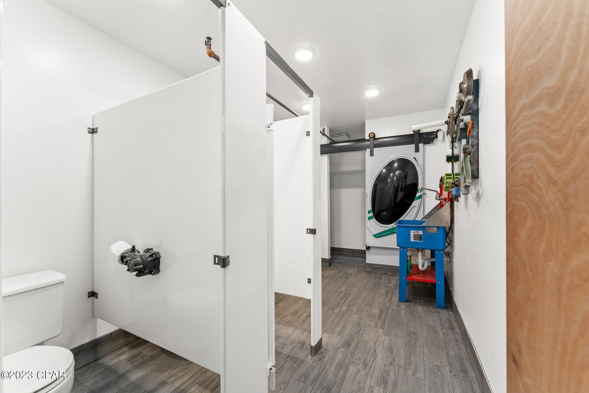 [No Recorded Subdiv] - Commercial Sale