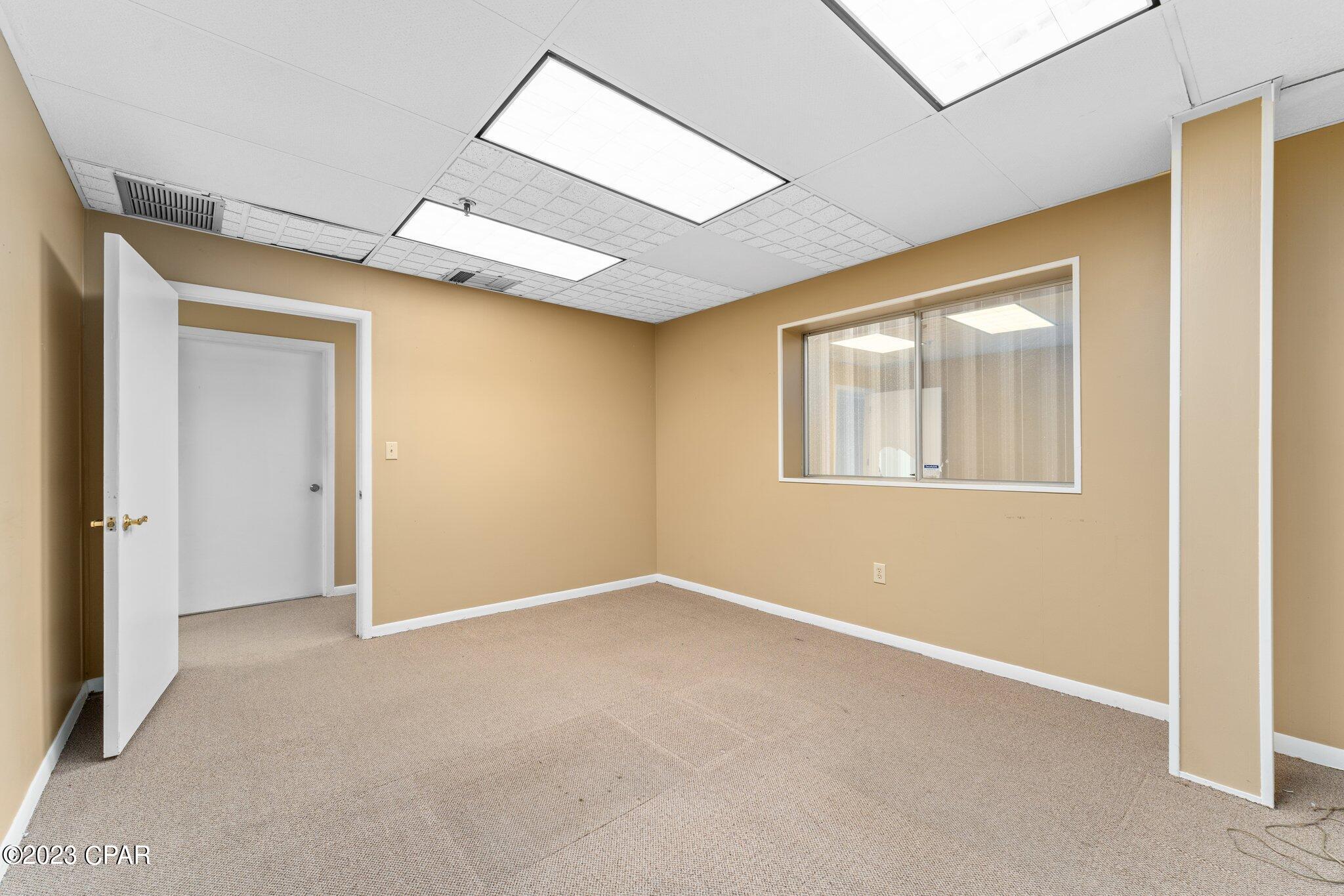 [No Recorded Subdiv] - Commercial Sale