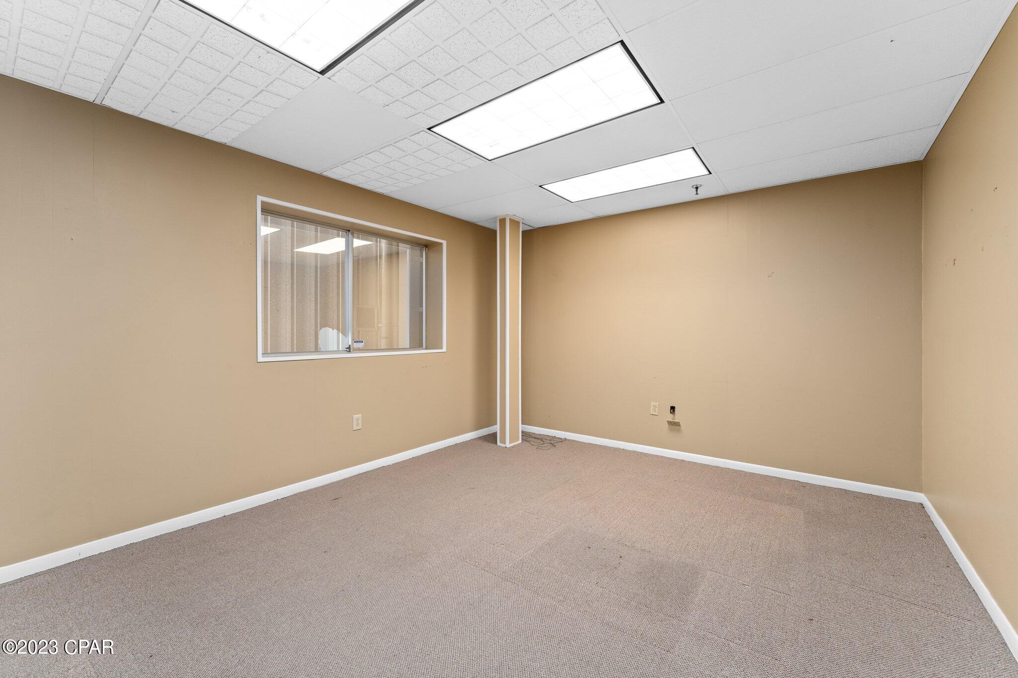 [No Recorded Subdiv] - Commercial Sale