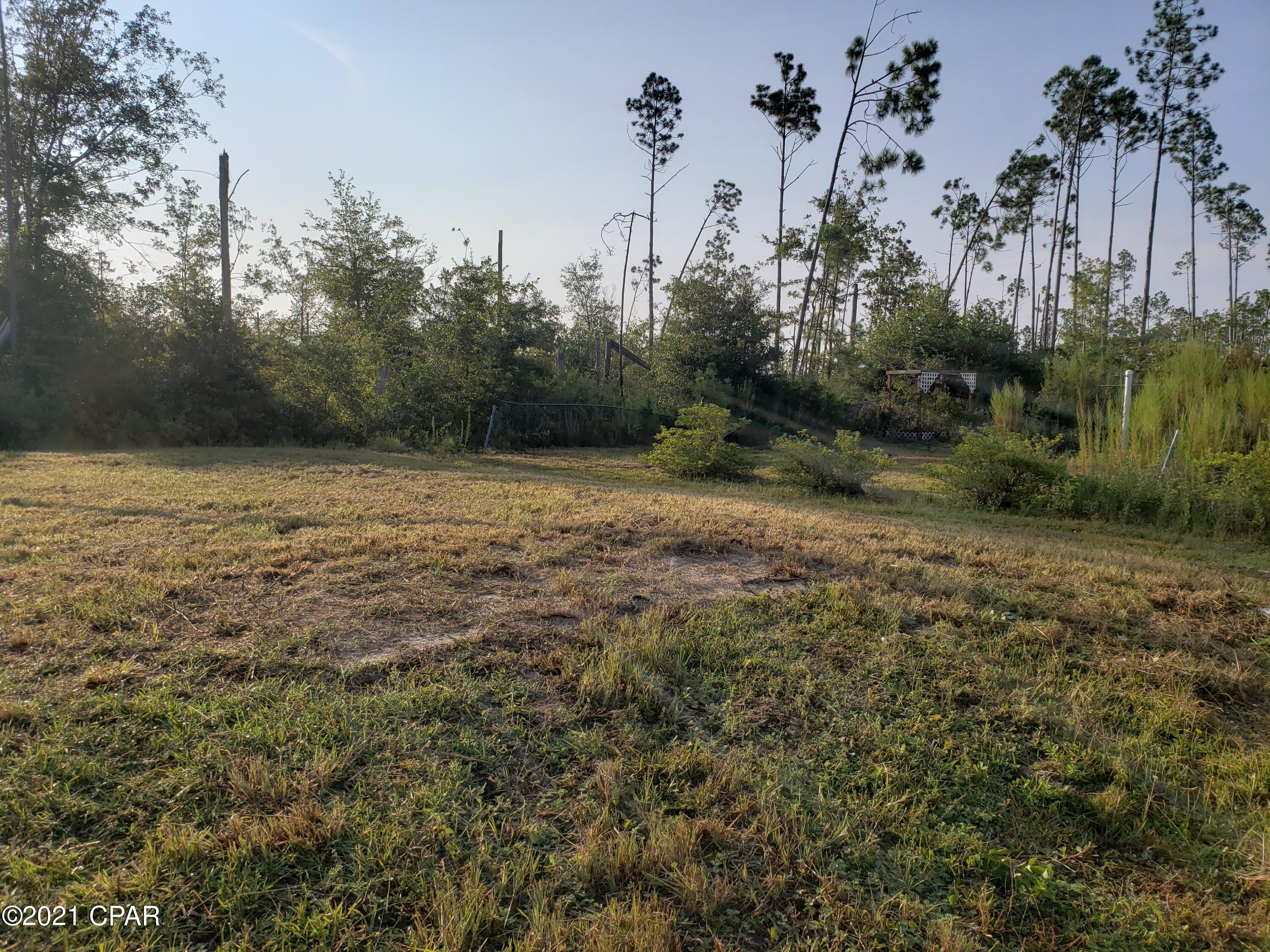 Country Lake Est - Land